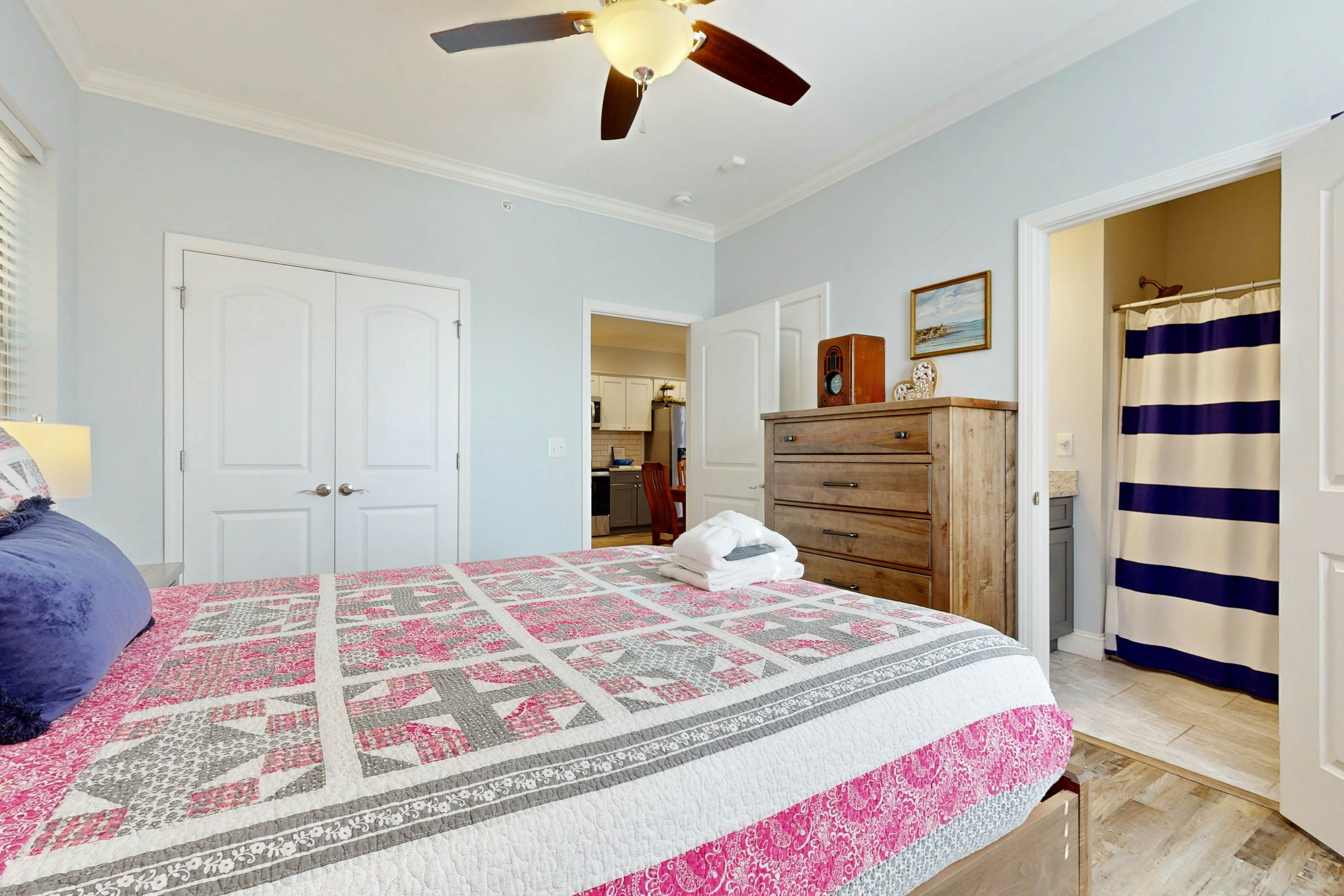 Pristine & Peaceful Condo w/ Free Attraction TIckets & Shared Pool