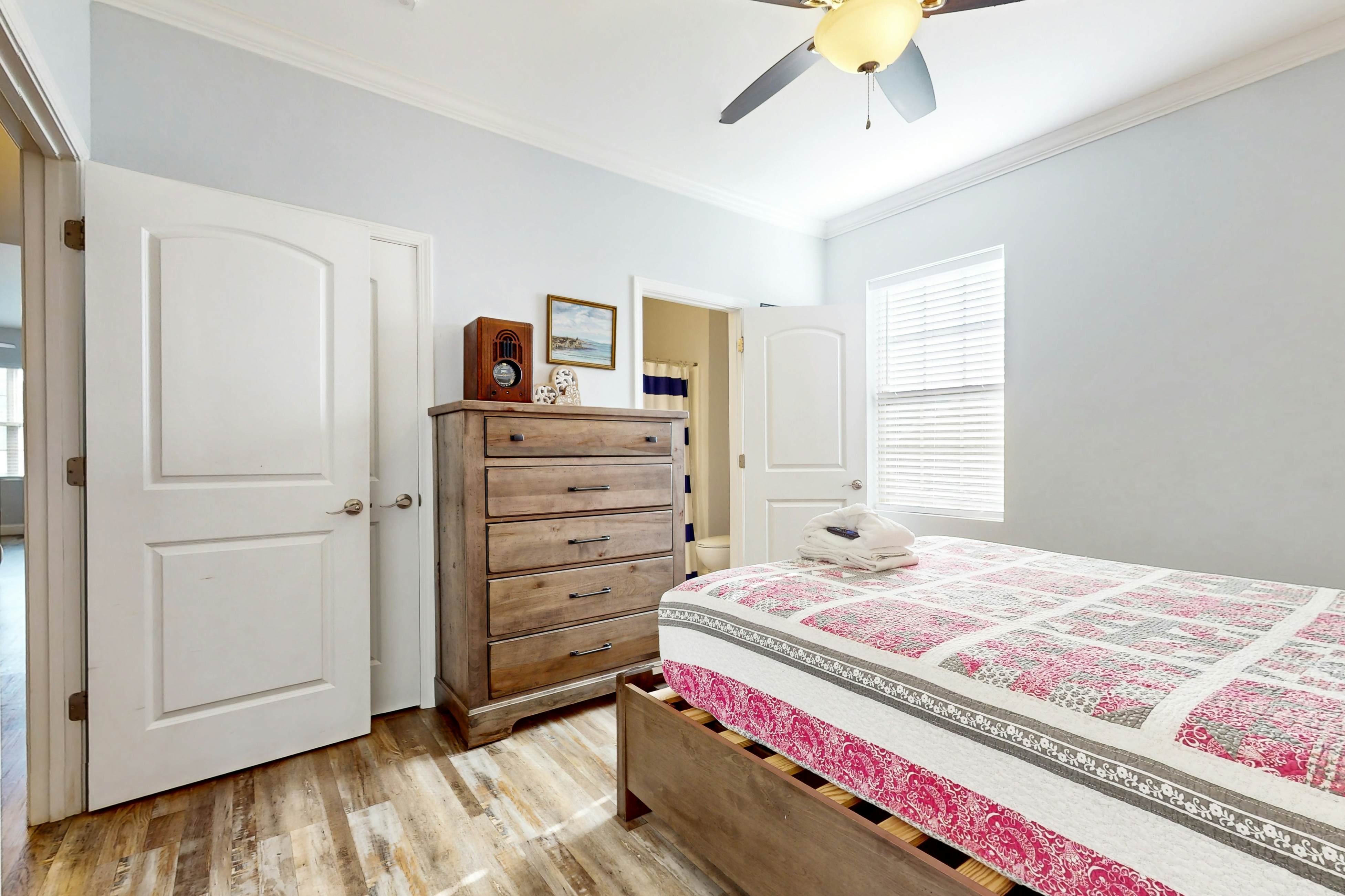 Pristine & Peaceful Condo w/ Free Attraction TIckets & Shared Pool