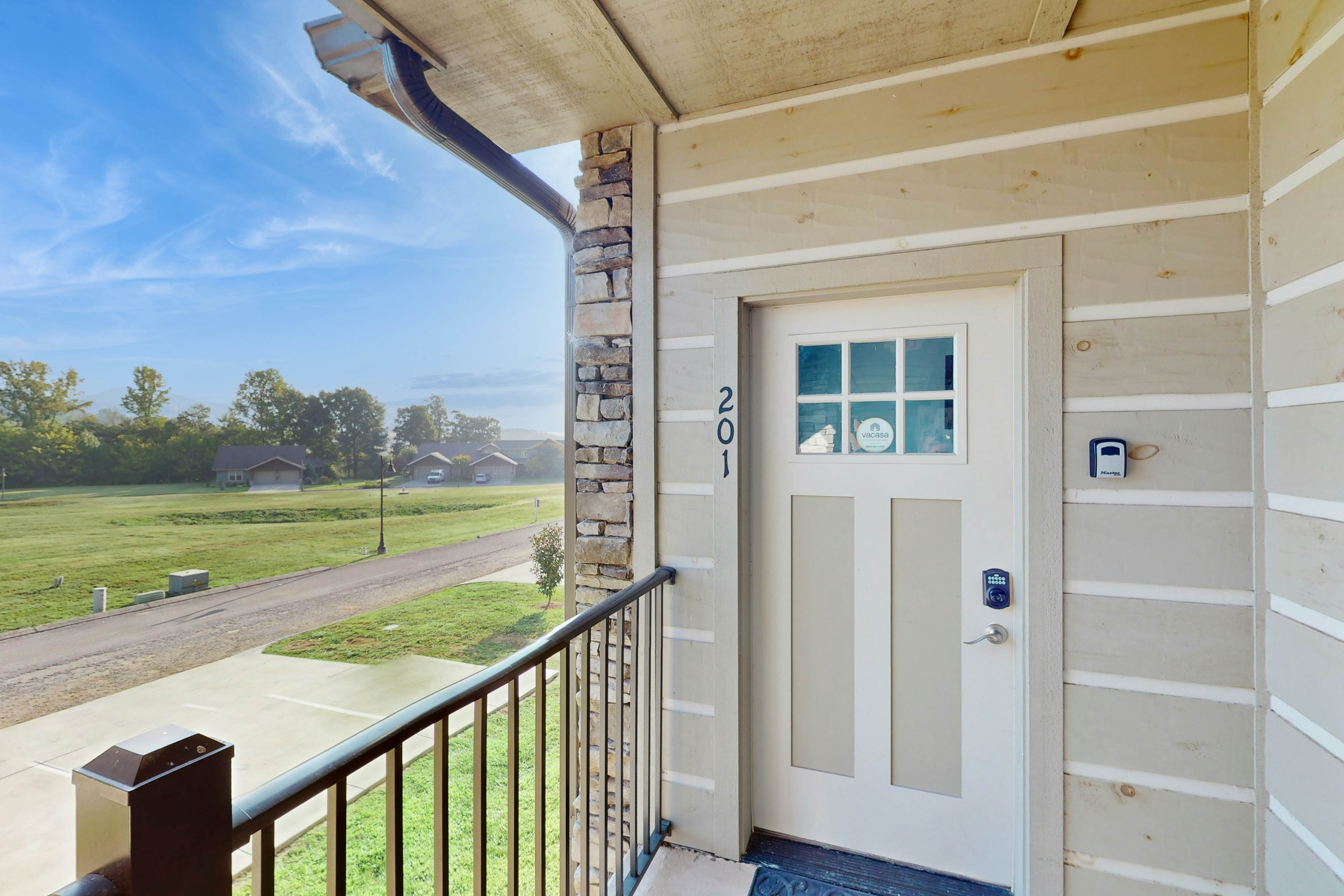 Pristine & Peaceful Condo w/ Free Attraction TIckets & Shared Pool