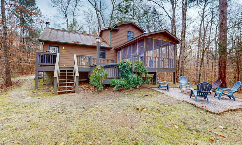 Serene Smoky Mtn Cabin・Games・Firepit・Porch・Hot Tub