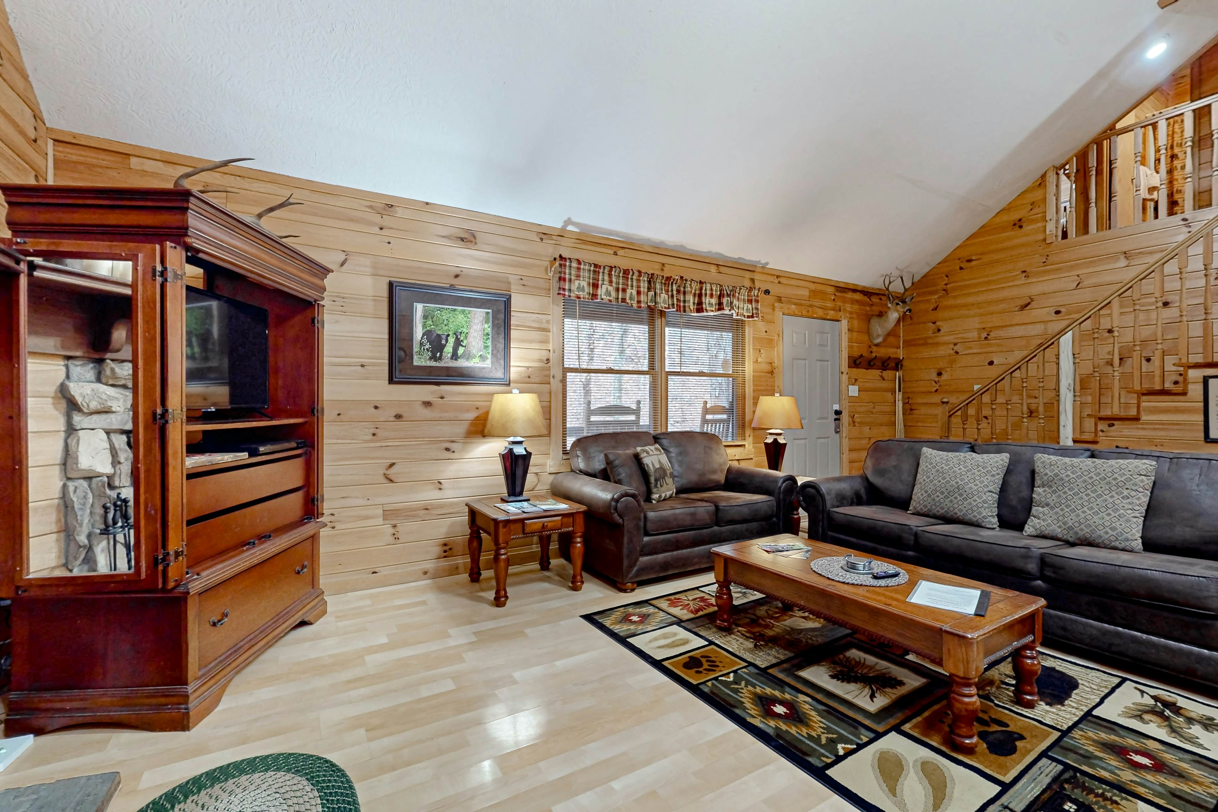 Serene cabin w/ Free Attraction Tickets, fire pit, screened porch & hot tub