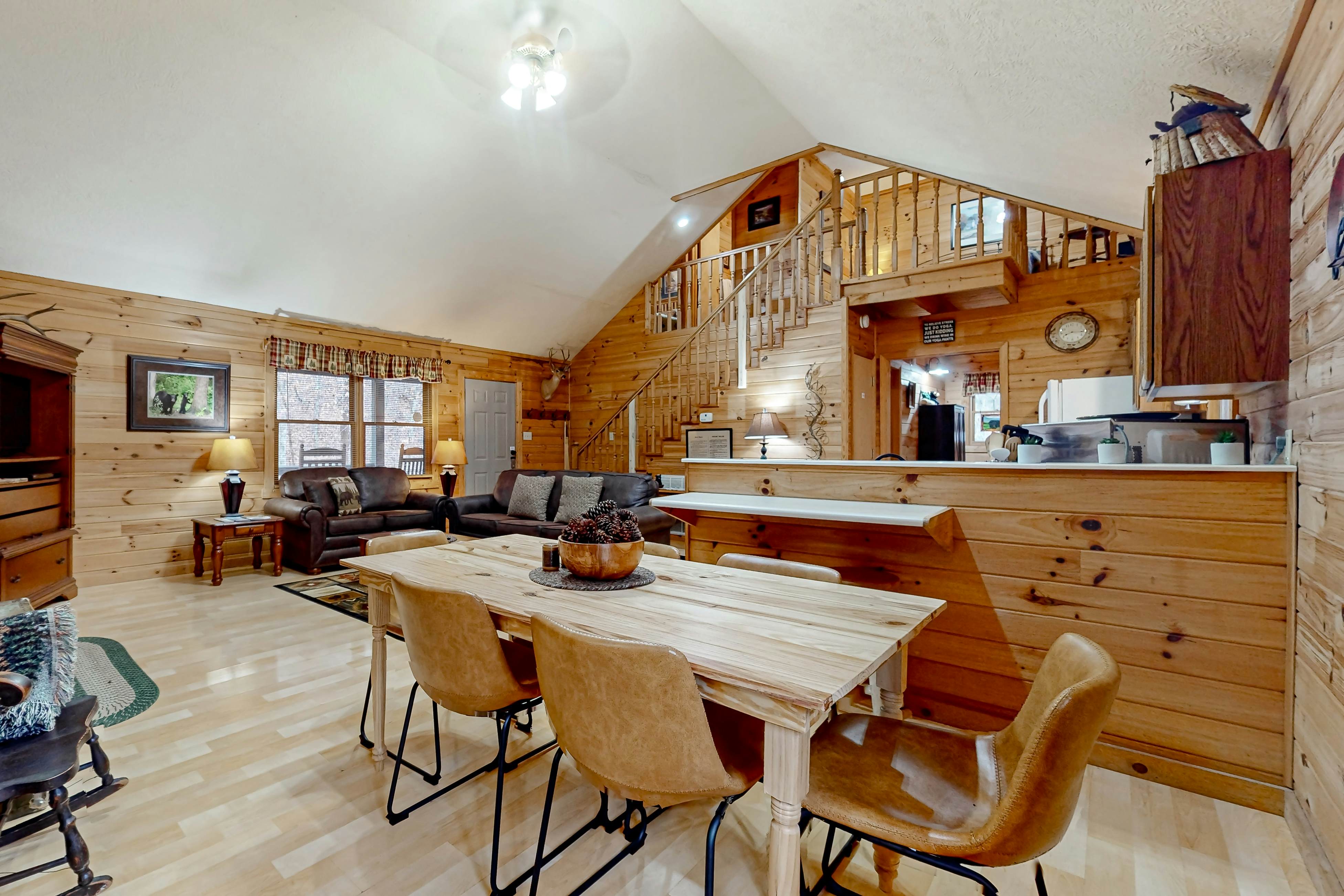 Serene cabin w/ Free Attraction Tickets, fire pit, screened porch & hot tub