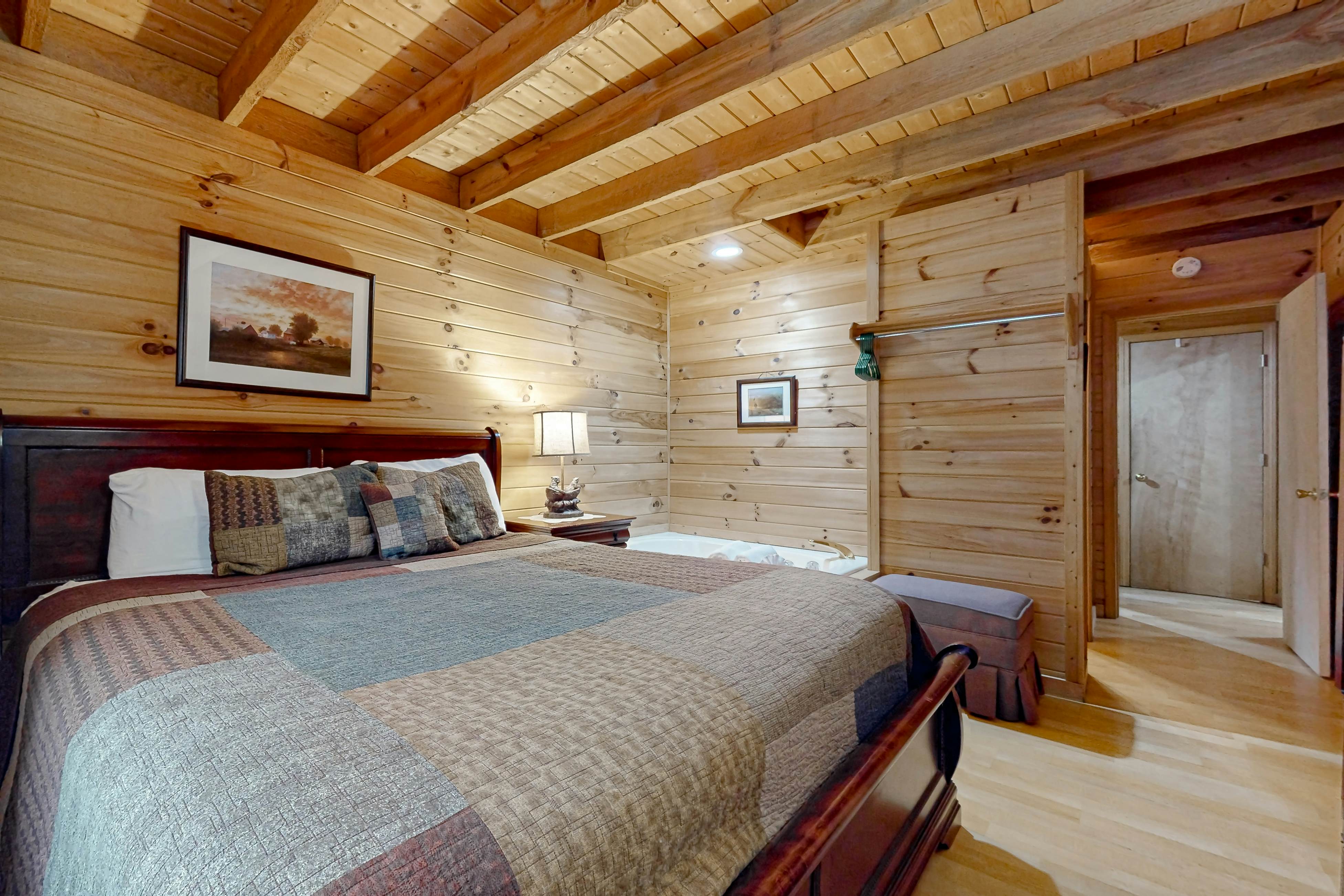 Serene cabin w/ Free Attraction Tickets, fire pit, screened porch & hot tub