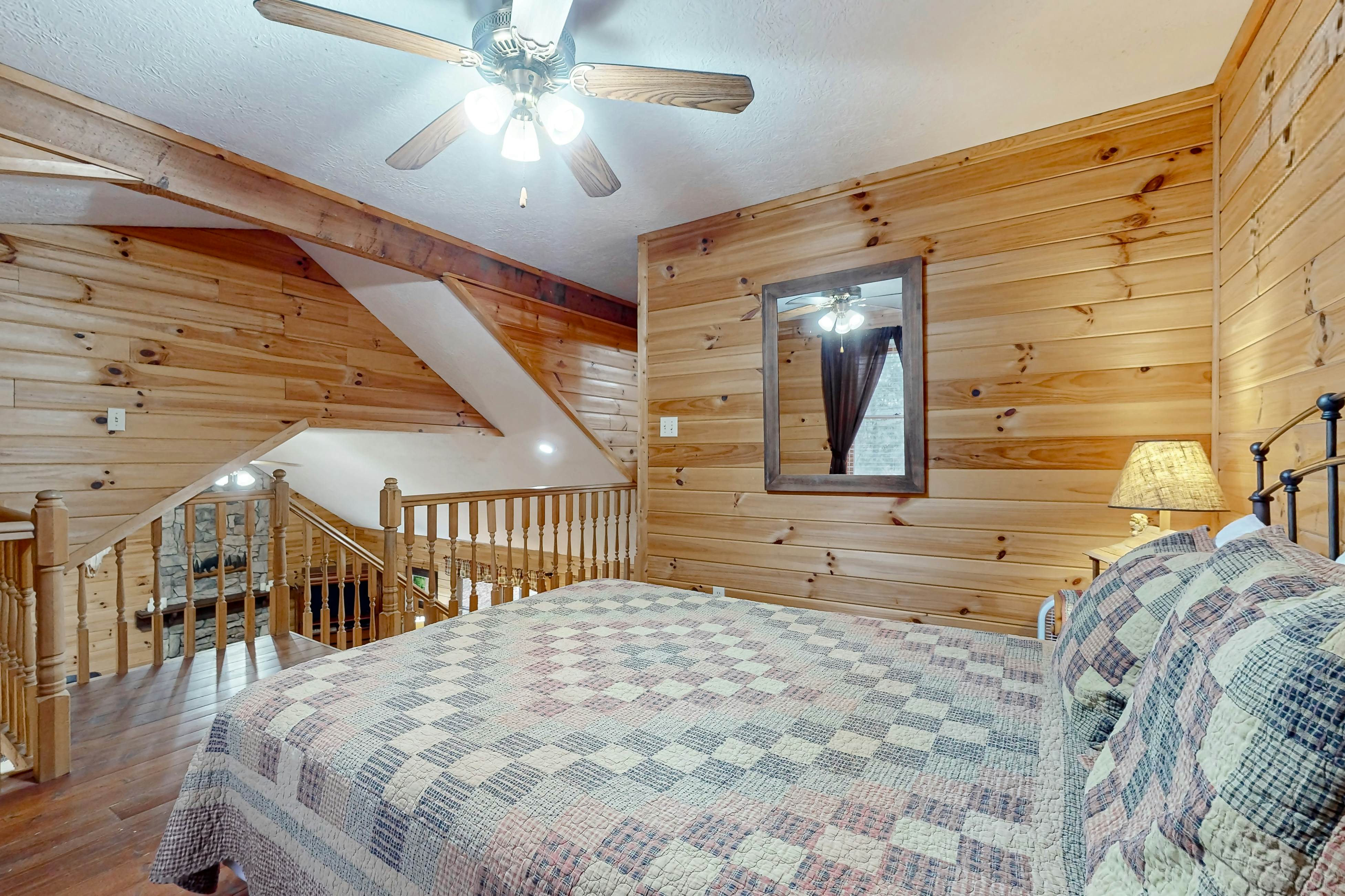 Serene cabin w/ Free Attraction Tickets, fire pit, screened porch & hot tub