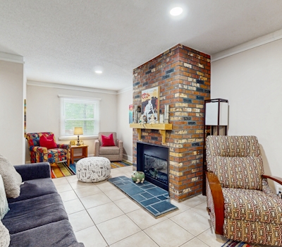 Cozy Split Townhome, Sleeps 6・Shared Pool・Gated