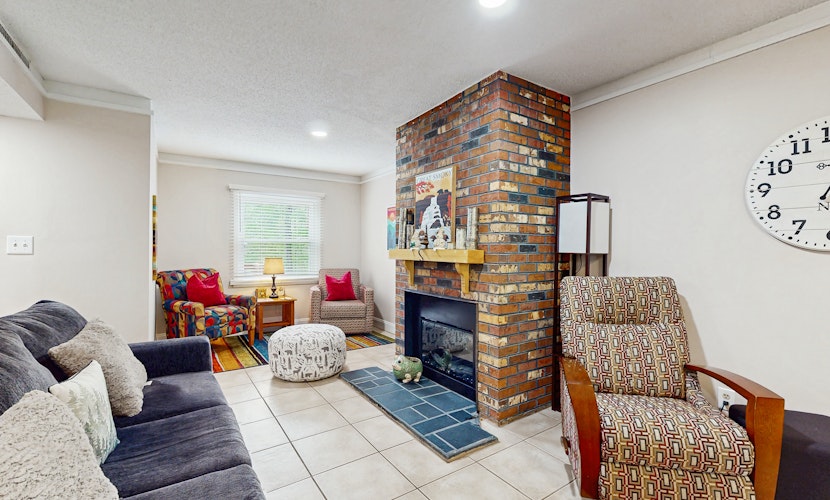 Cozy Split Townhome, Sleeps 6・Shared Pool・Gated