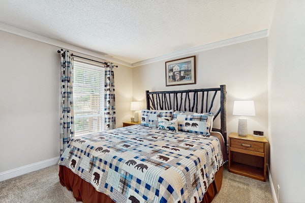 Cozy Split Townhome, Sleeps 6・Shared Pool・Gated