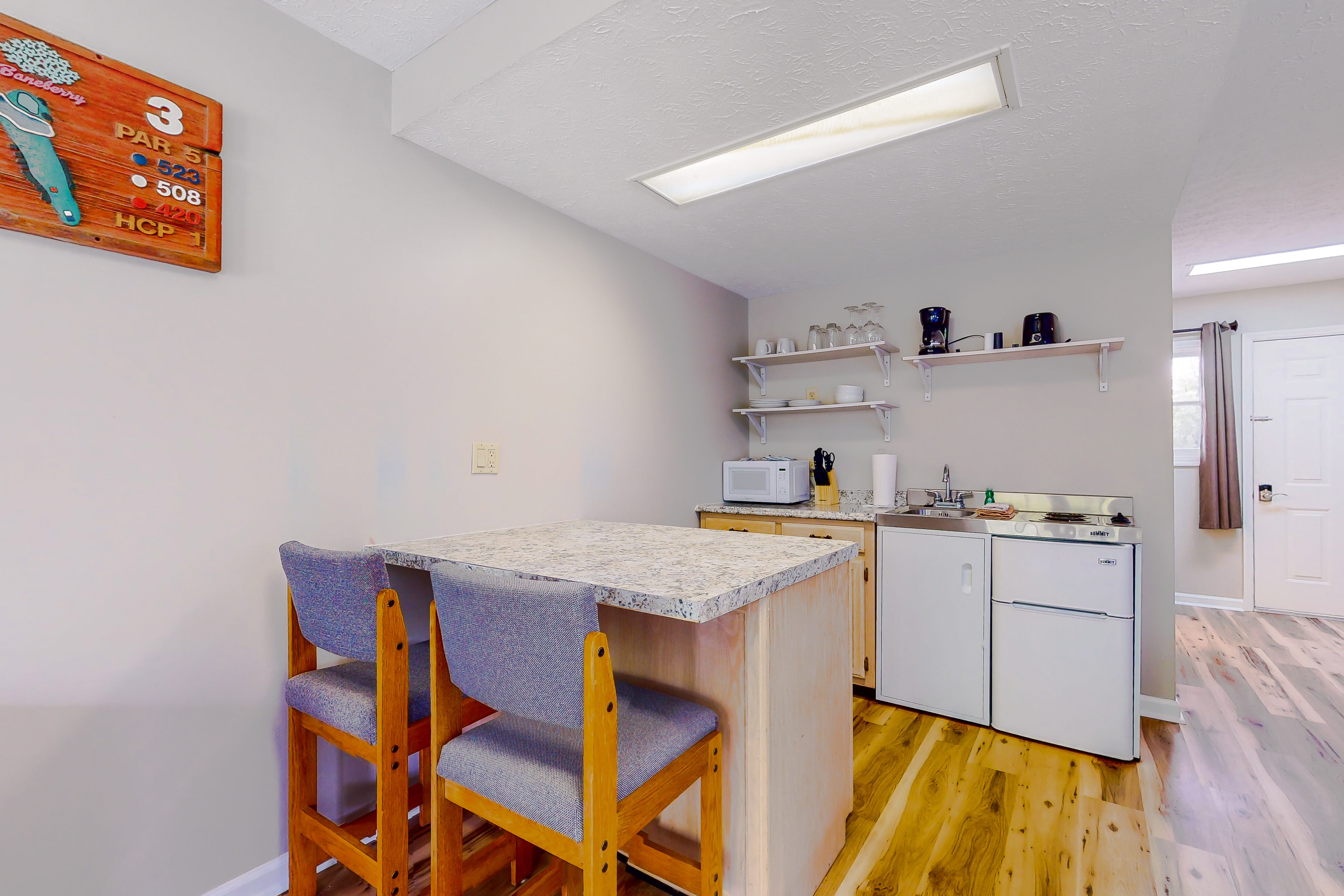 Near Douglas Lake・1st Floor Studio・Dog Friendly