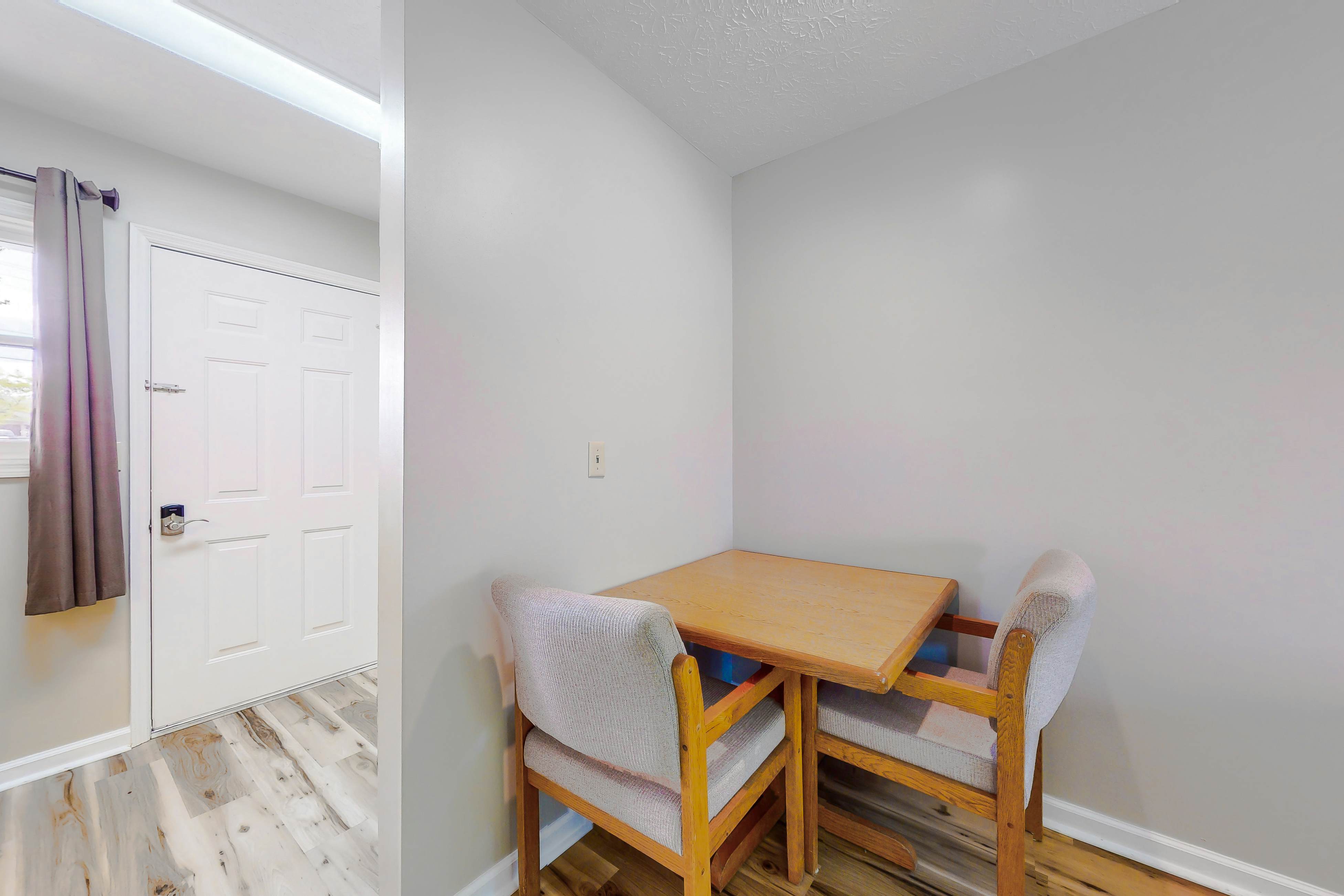 Near Douglas Lake・1st Floor Studio・Dog Friendly