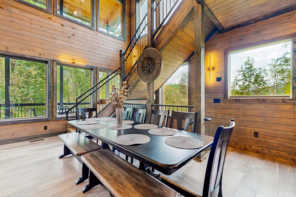 Enchanting Cabin, Sleeps 12, Hot Tub, Game Room