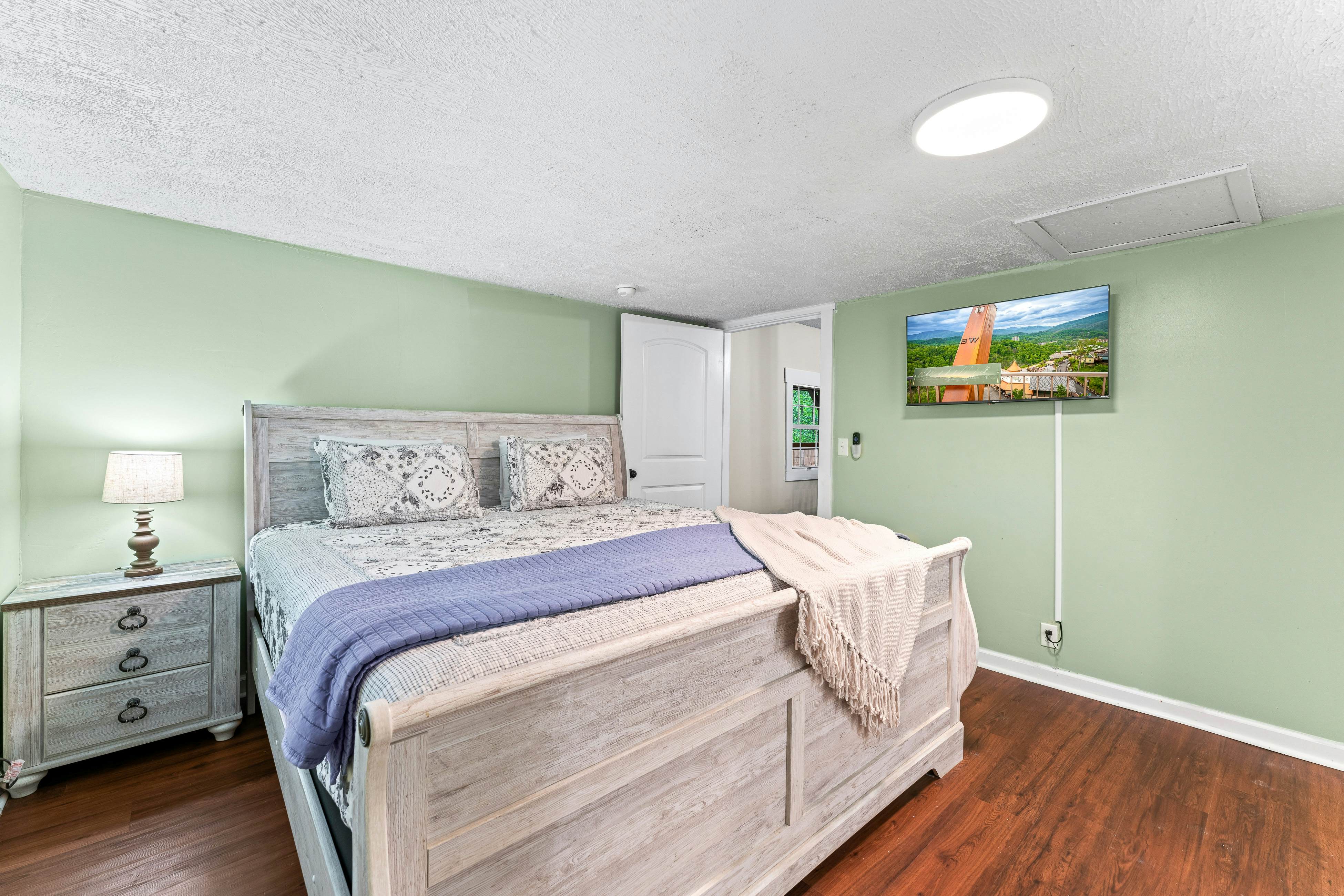 Charming Dog Friendly Cabin, Sleeps 10・Hot Tub