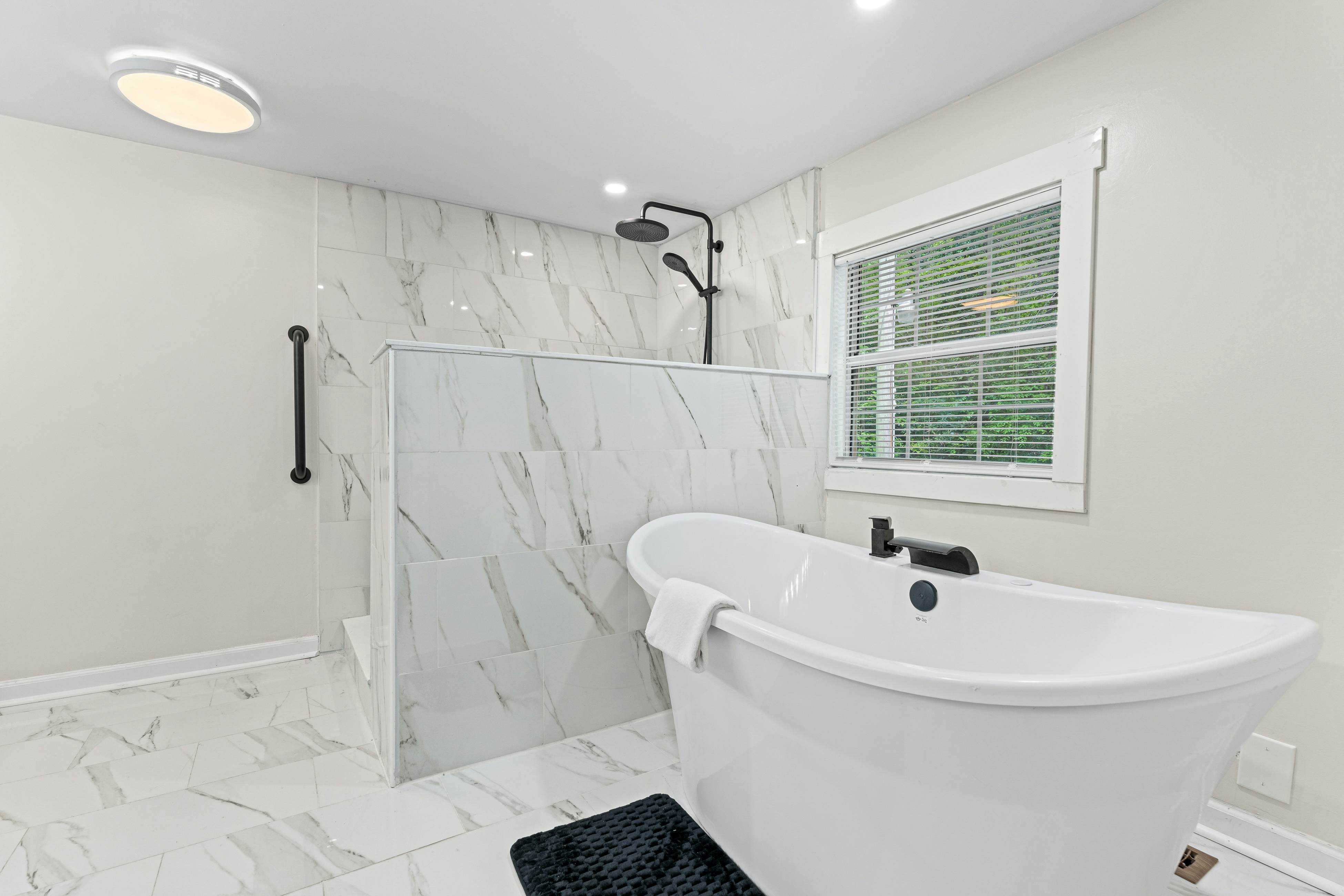 Charming Dog Friendly Cabin, Sleeps 10・Hot Tub