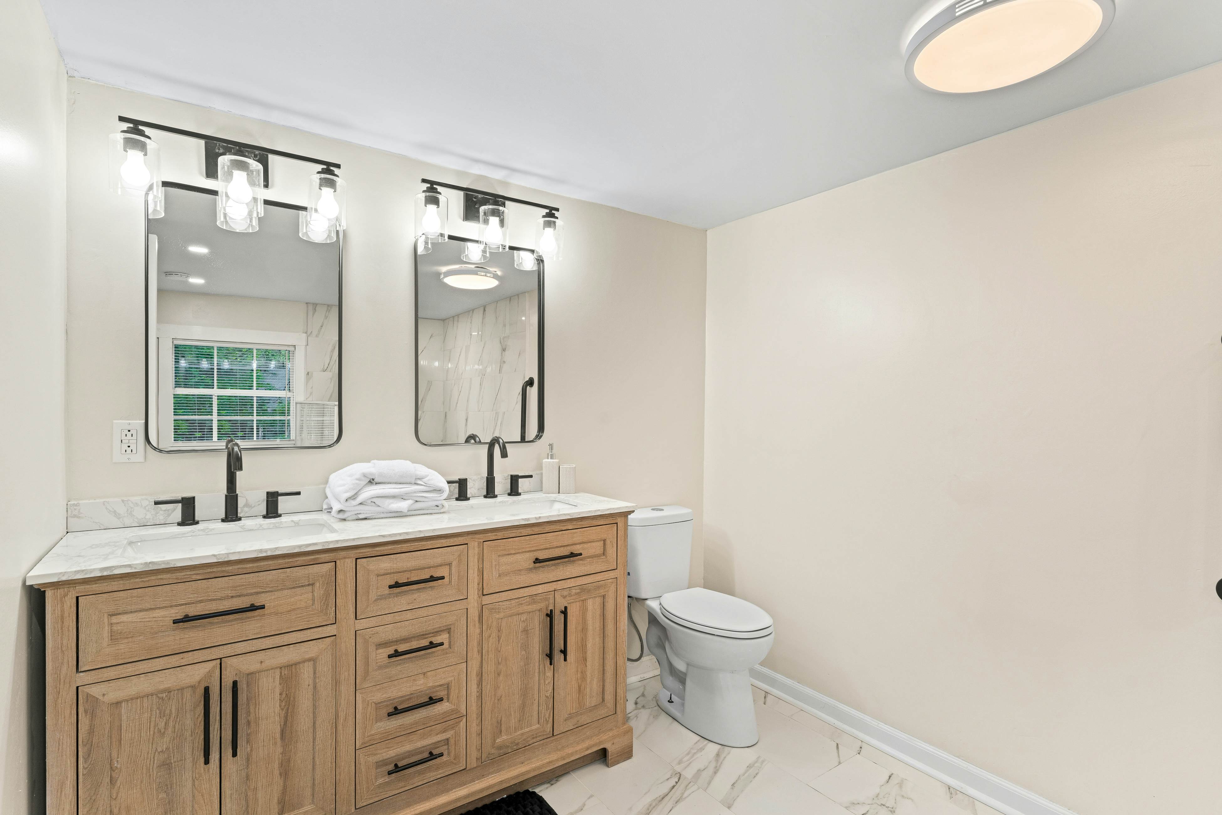 Charming Dog Friendly Cabin, Sleeps 10・Hot Tub