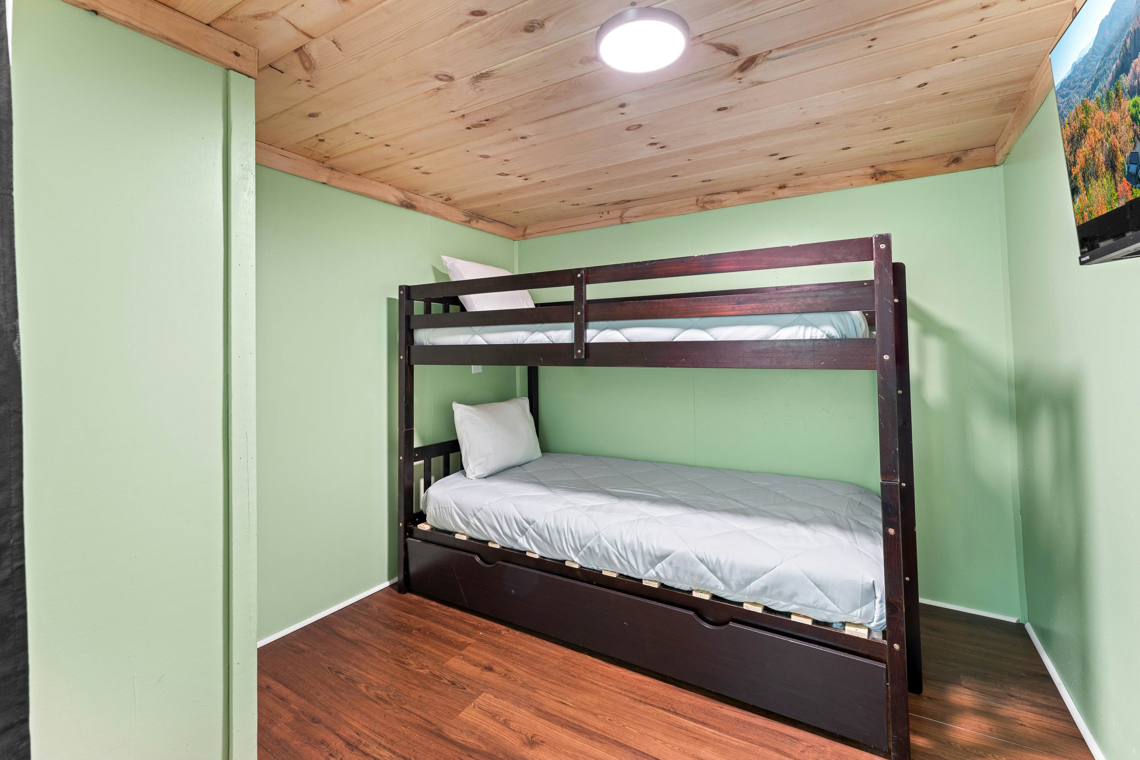 Charming Dog Friendly Cabin, Sleeps 10・Hot Tub