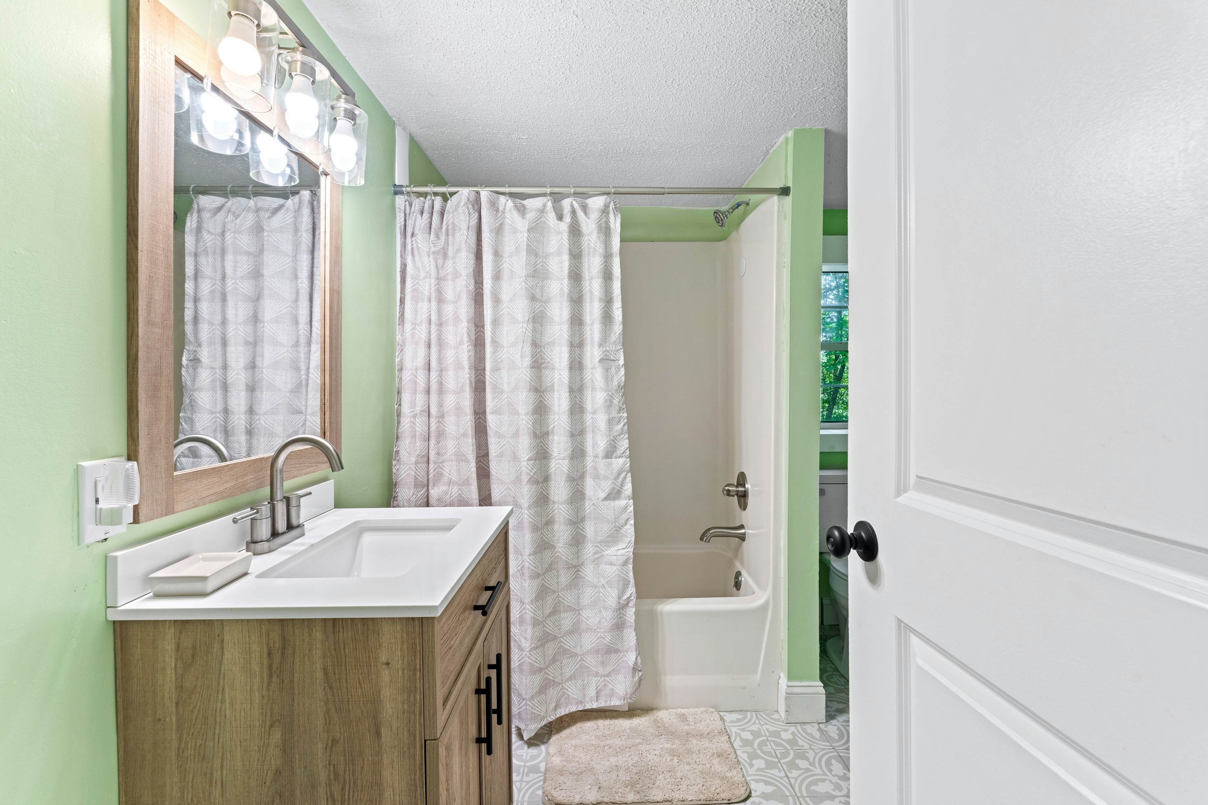 Charming Dog Friendly Cabin, Sleeps 10・Hot Tub