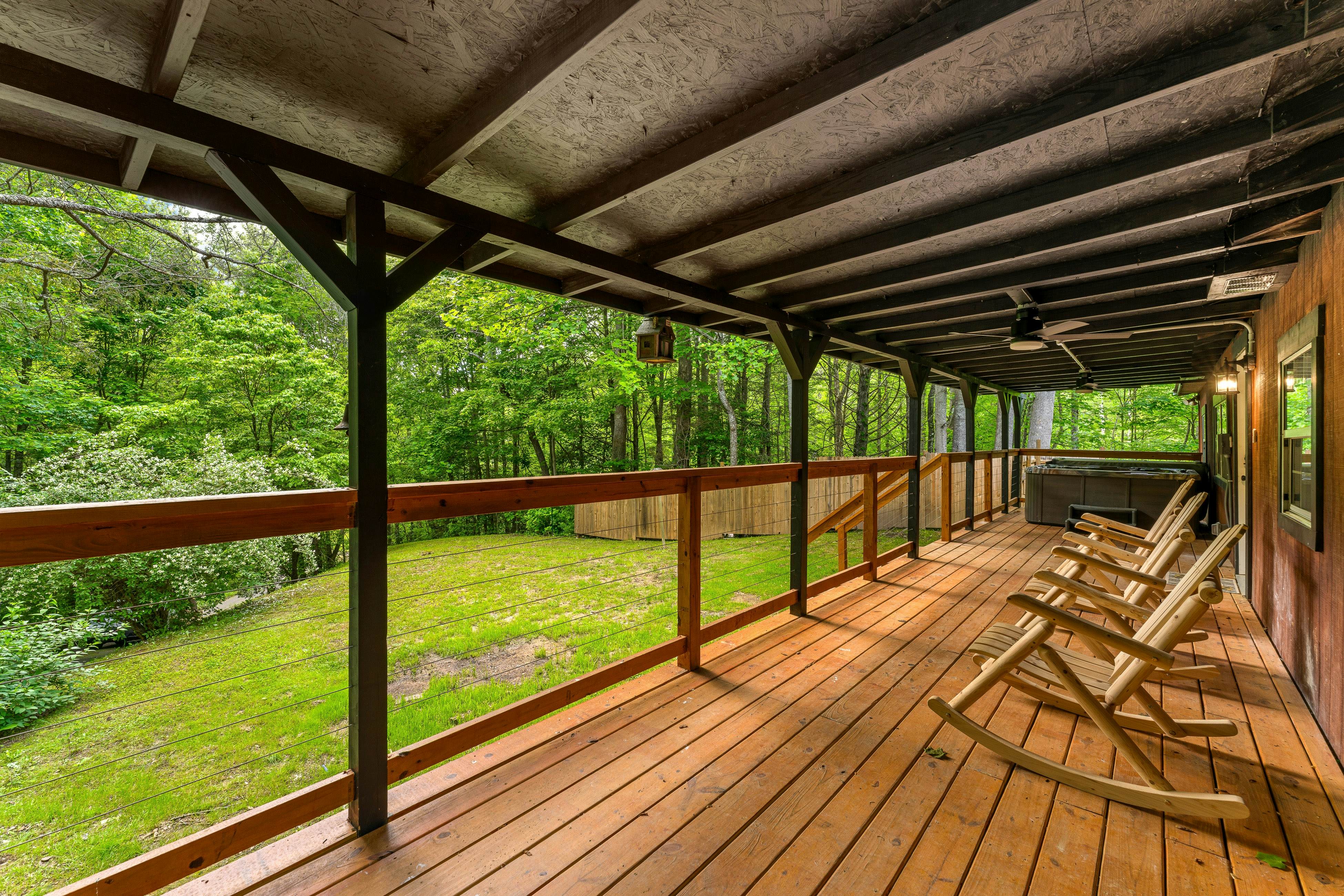 Charming Dog Friendly Cabin, Sleeps 10・Hot Tub