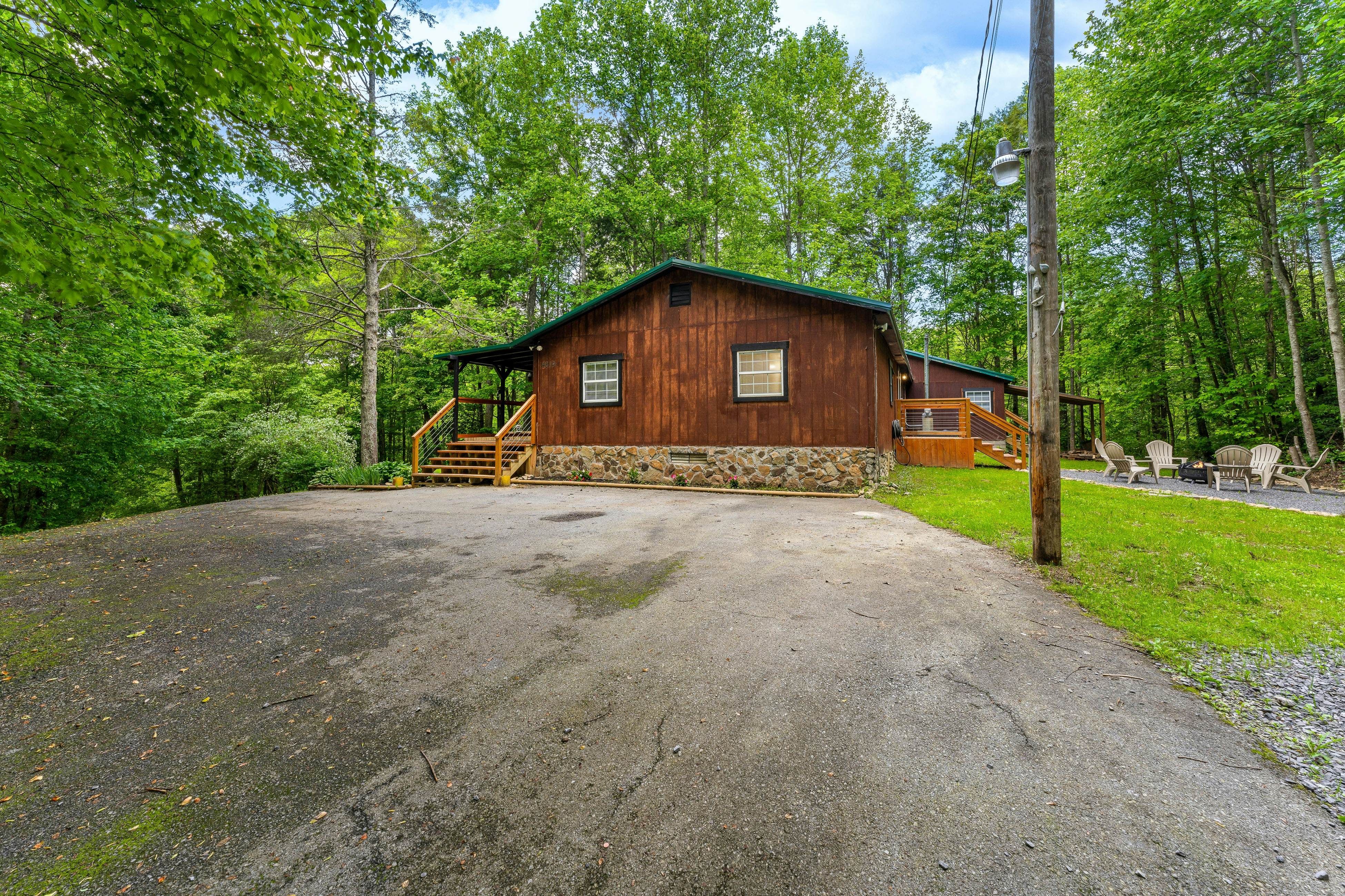 Charming Dog Friendly Cabin, Sleeps 10・Hot Tub