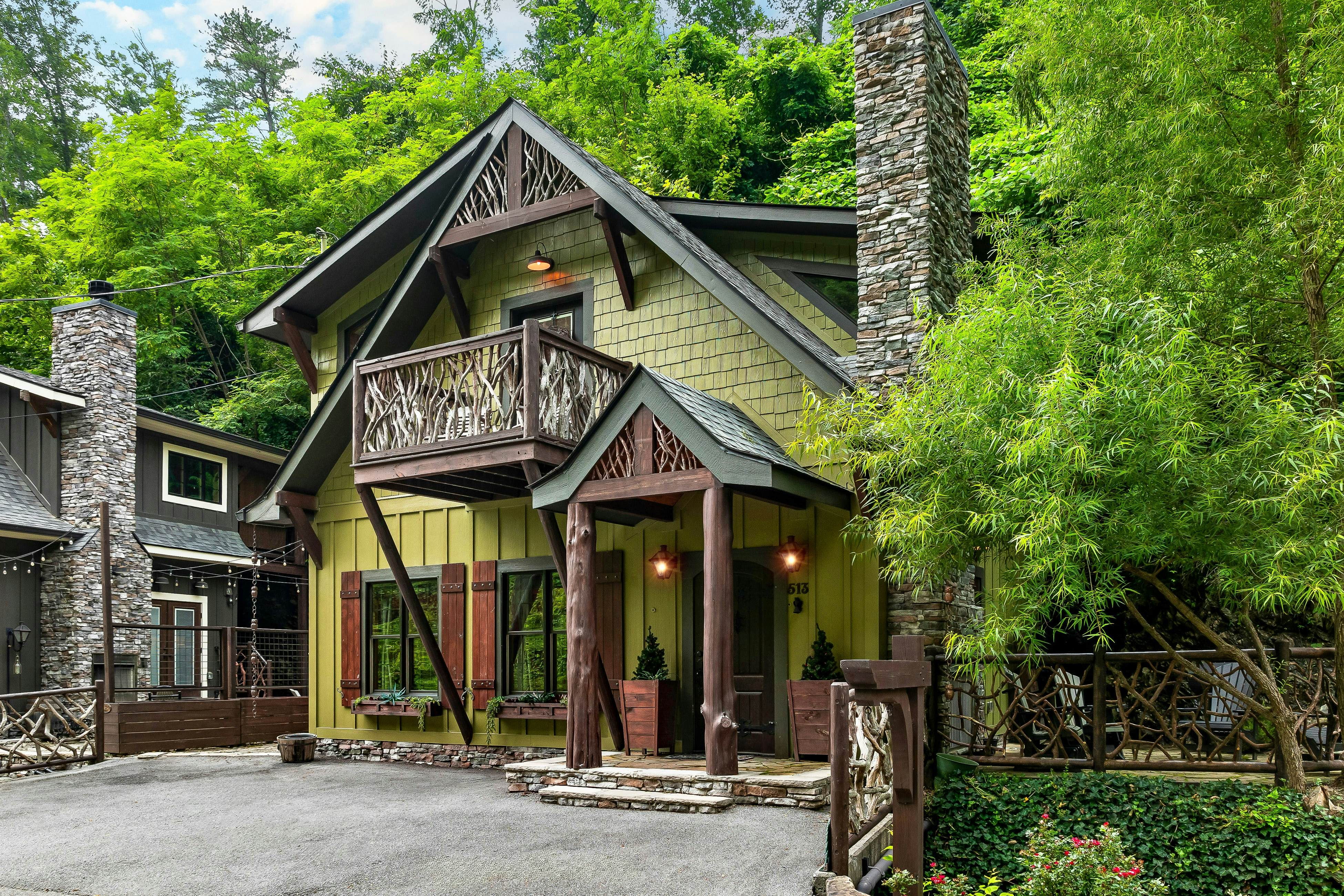 Fairytale Mtn Cottage, Sleeps 6・Hot Tub・Fireplace