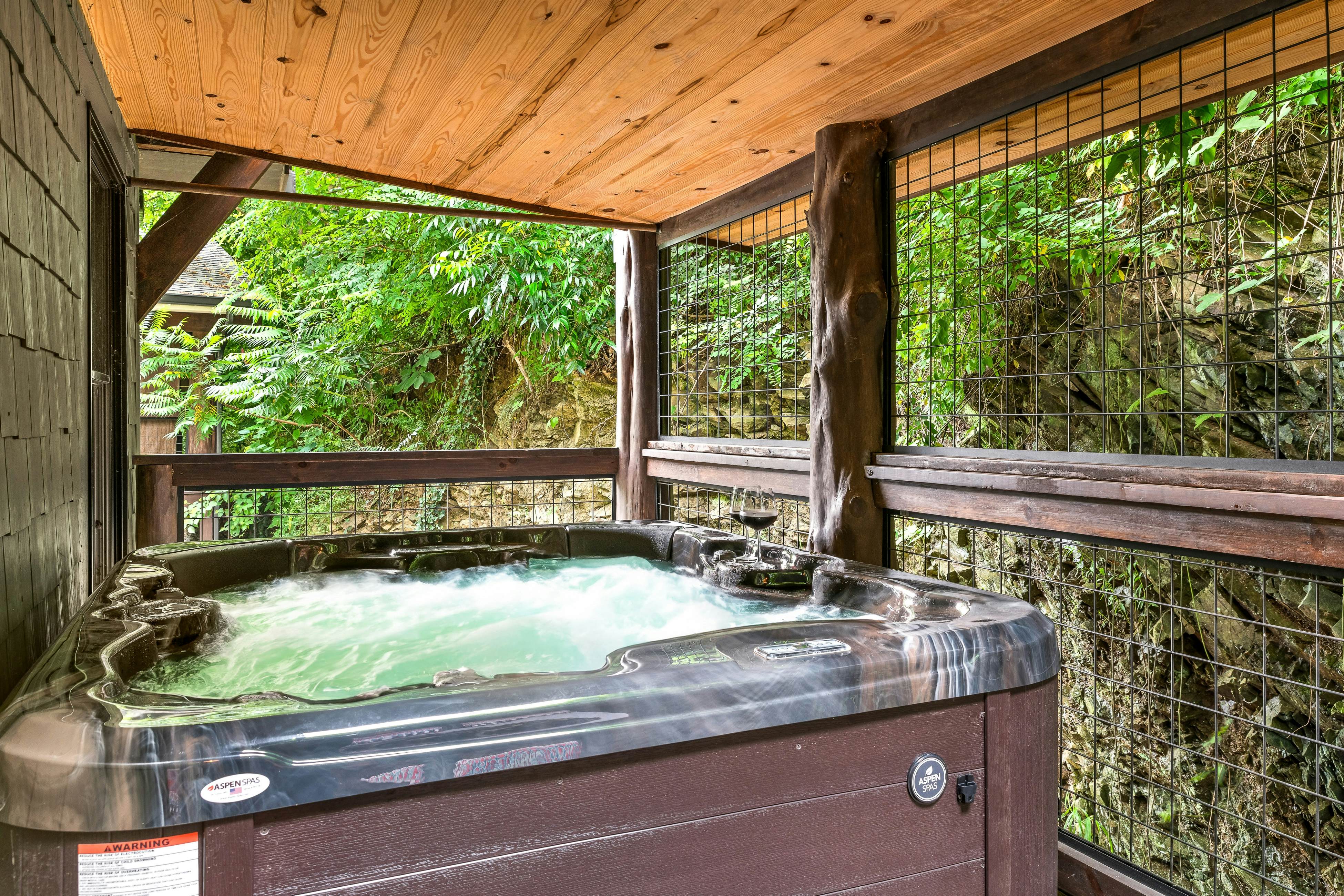 Fairytale Mtn Cottage, Sleeps 6・Hot Tub・Fireplace