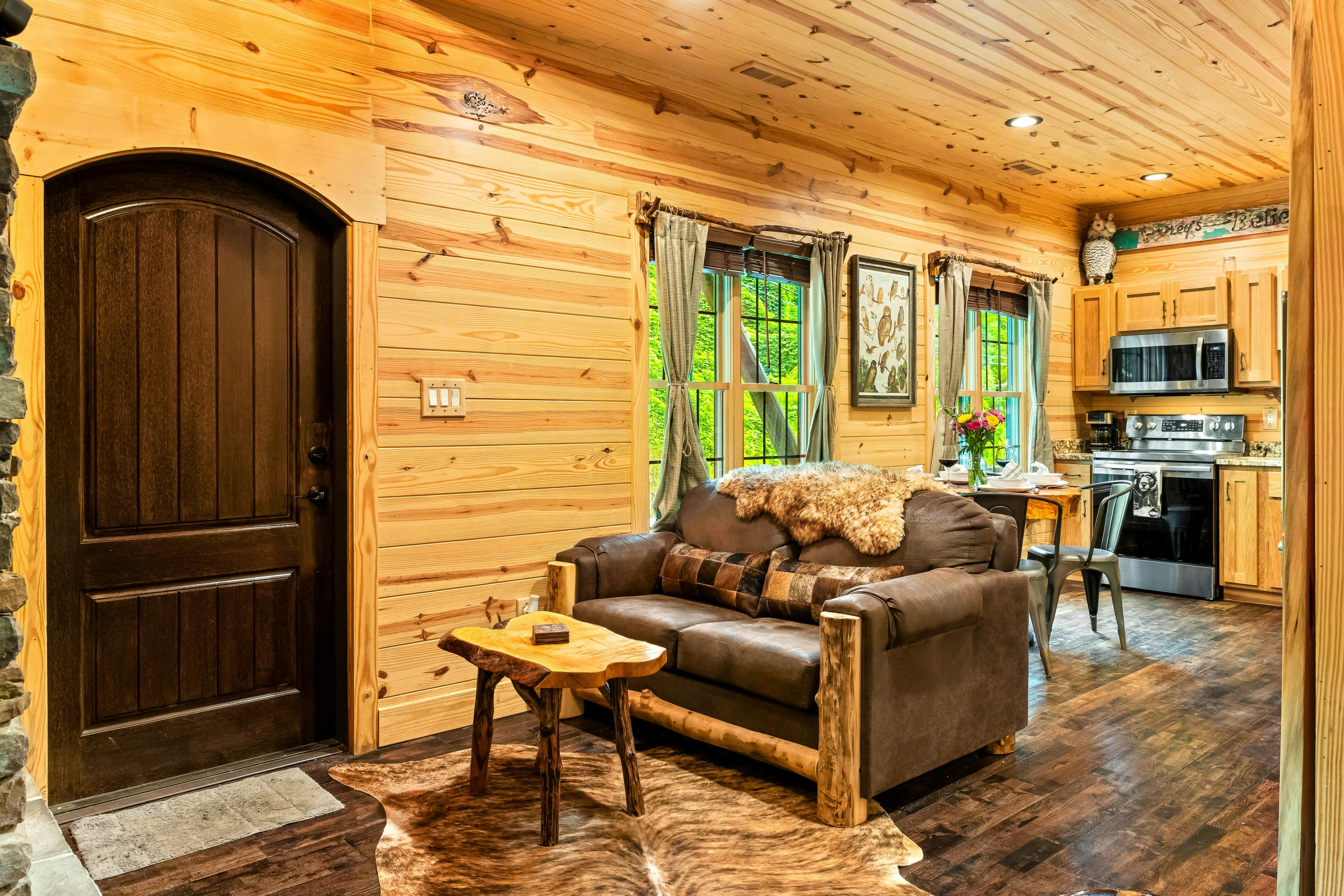 Fairytale Mtn Cottage, Sleeps 6・Hot Tub・Fireplace