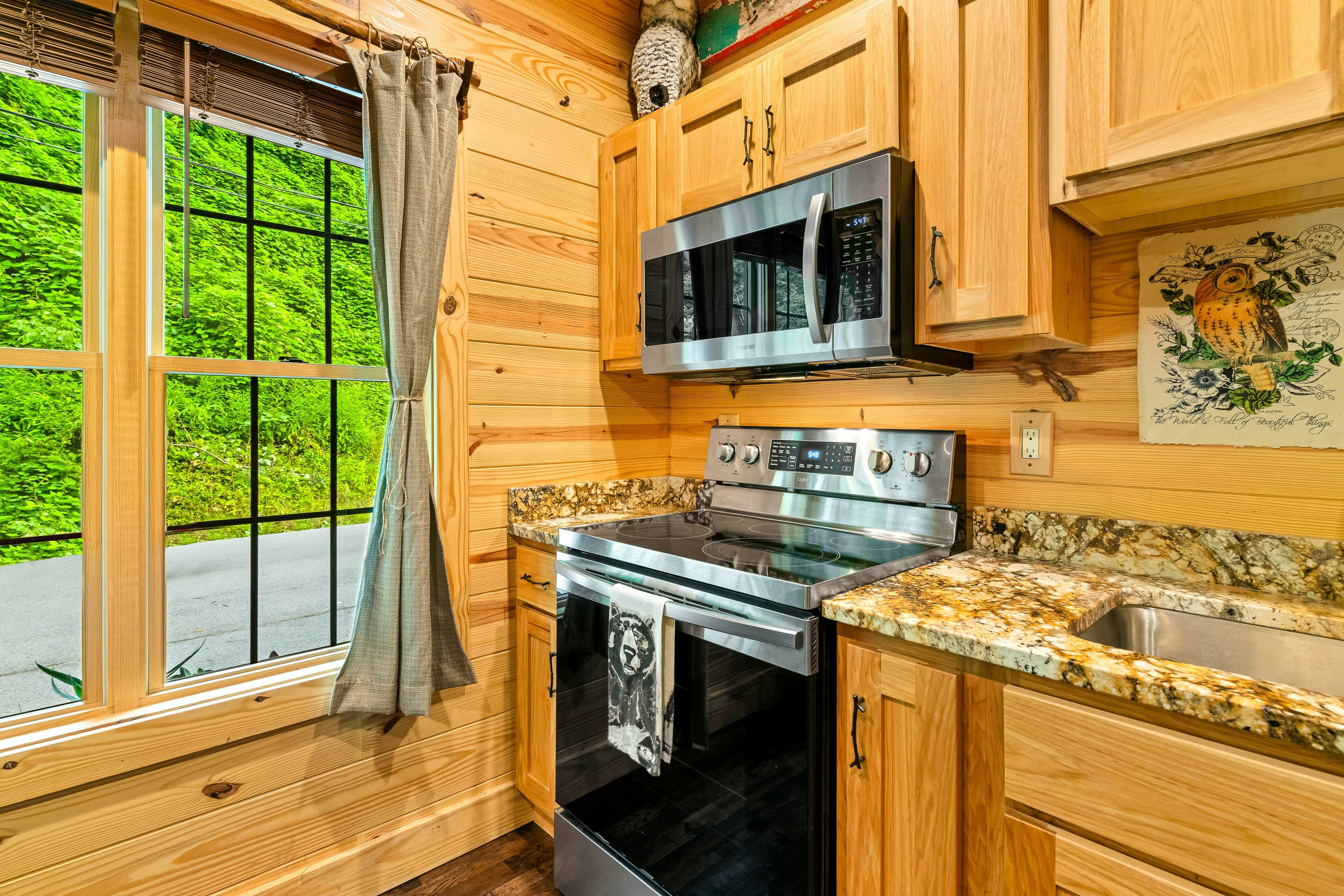 Fairytale Mtn Cottage, Sleeps 6・Hot Tub・Fireplace