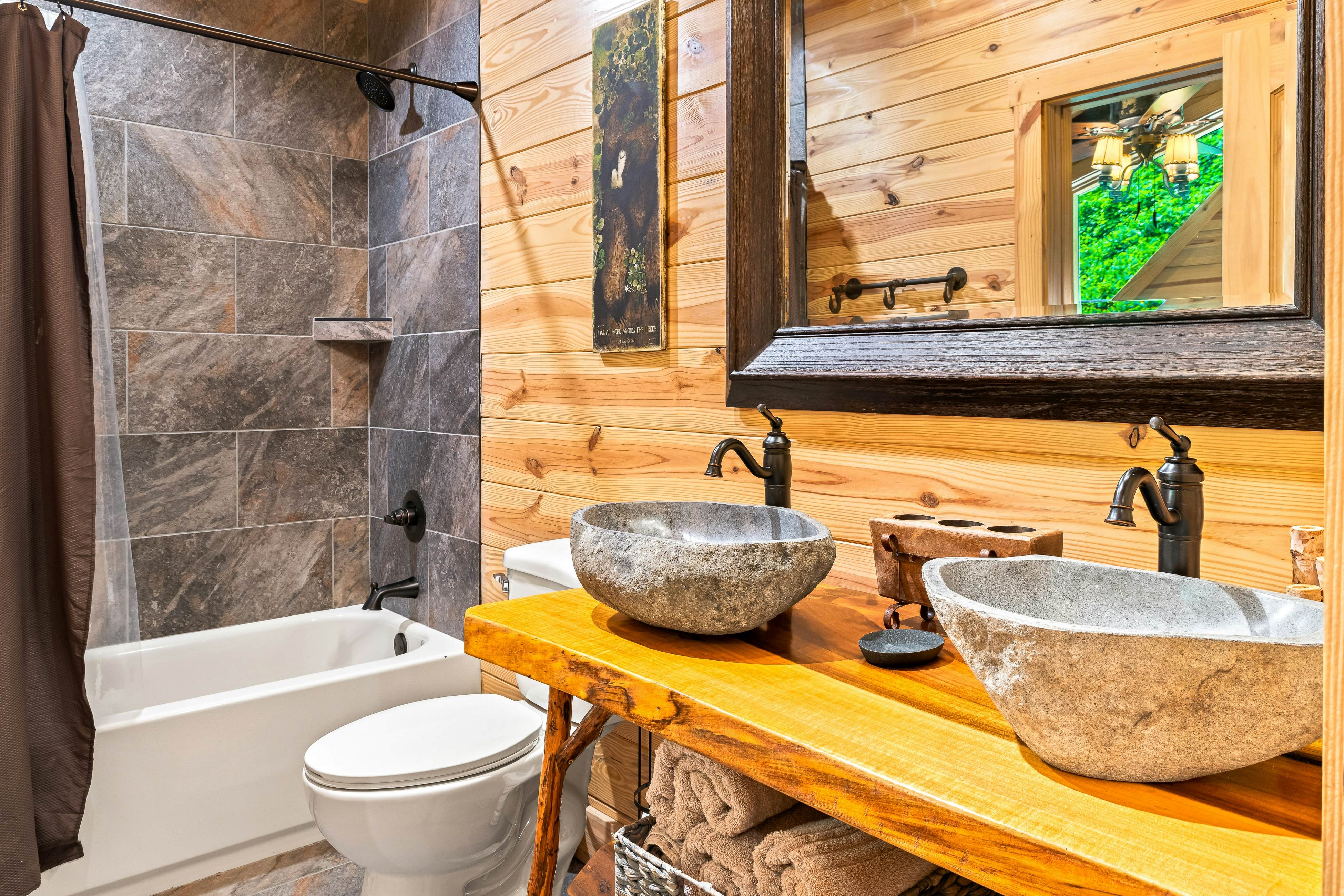 Fairytale Mtn Cottage, Sleeps 6・Hot Tub・Fireplace