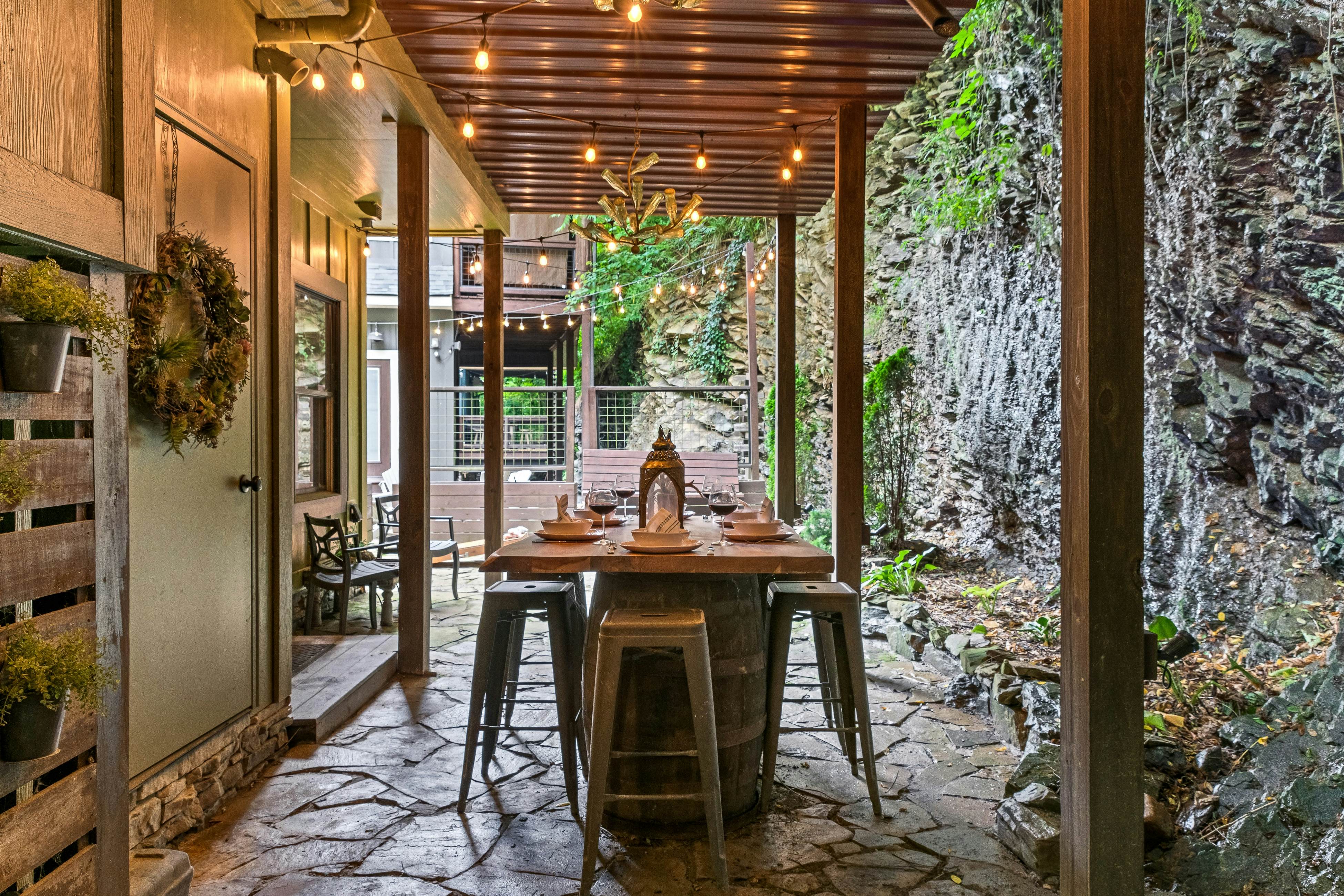 Fairytale Mtn Cottage, Sleeps 6・Hot Tub・Fireplace