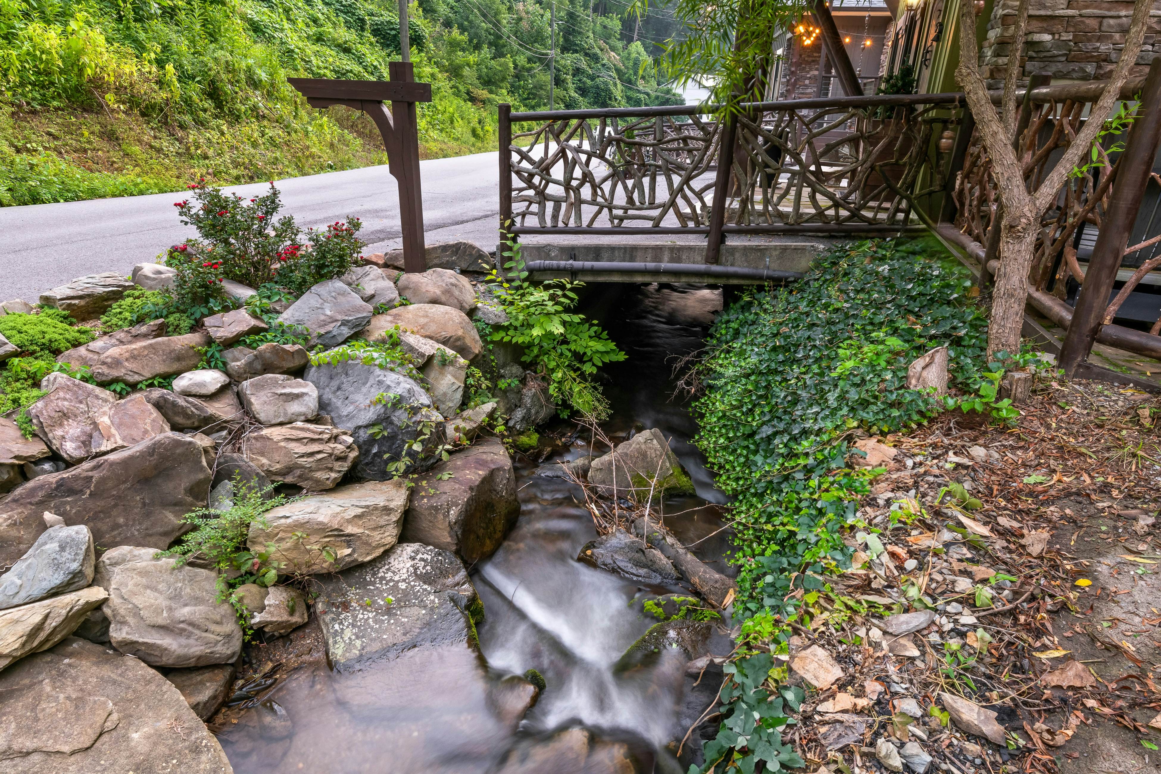 Fairytale Mtn Cottage, Sleeps 6・Hot Tub・Fireplace