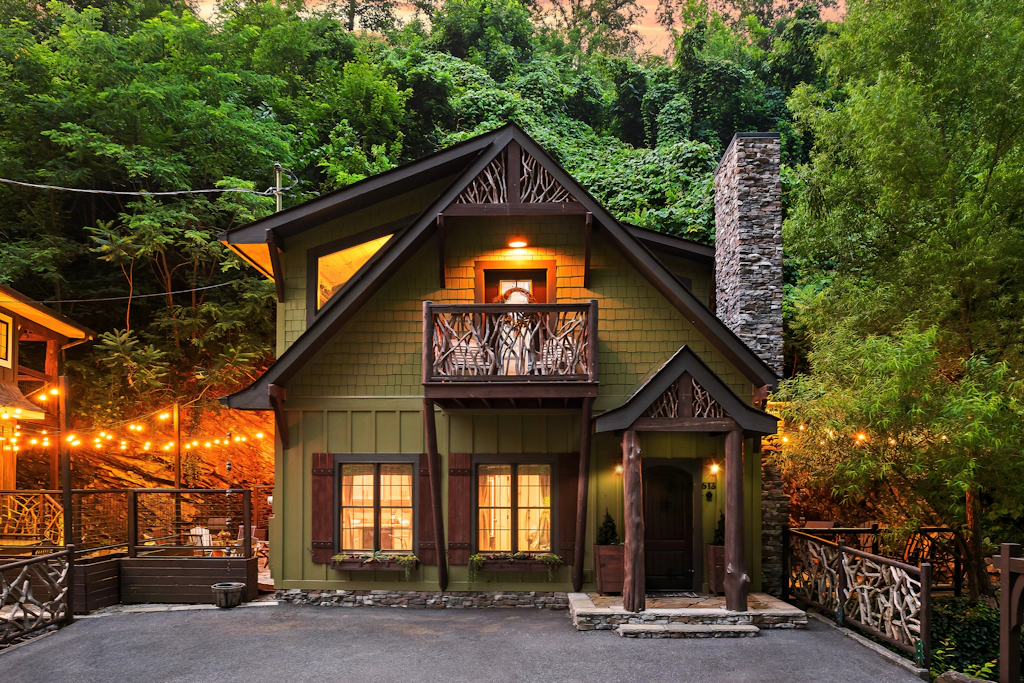 Fairytale Mtn Cottage, Sleeps 6, Hot Tub, Fireplace