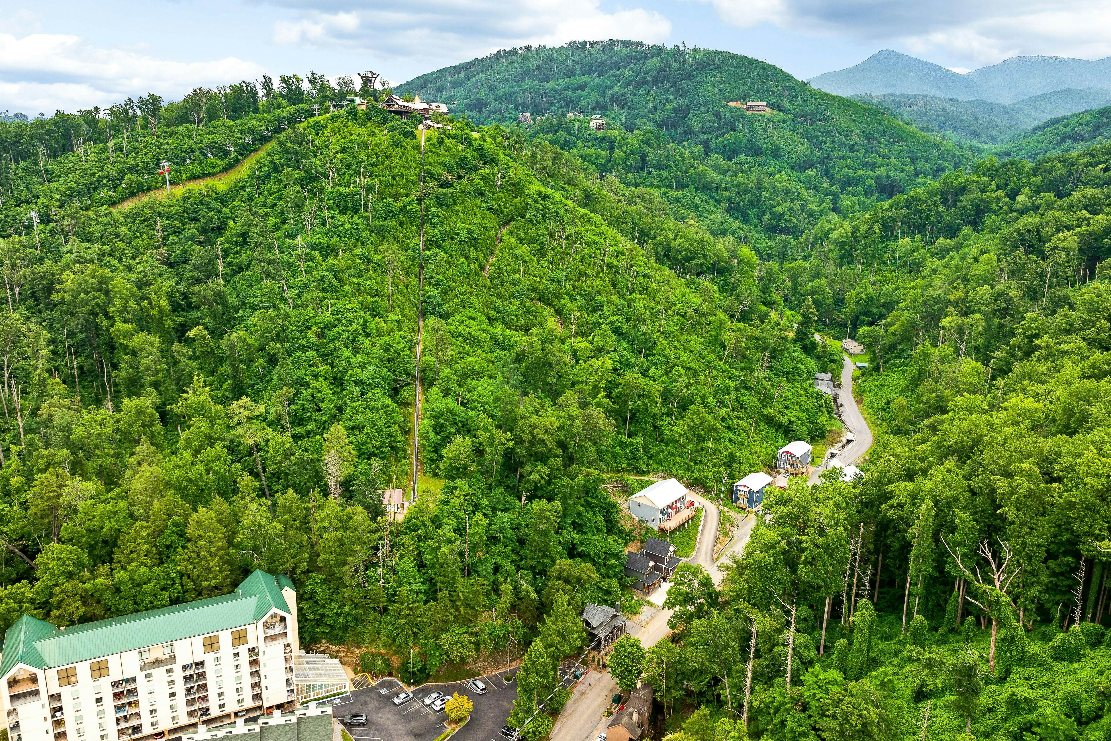 Fairytale Mtn Cottage, Sleeps 6・Hot Tub・Fireplace