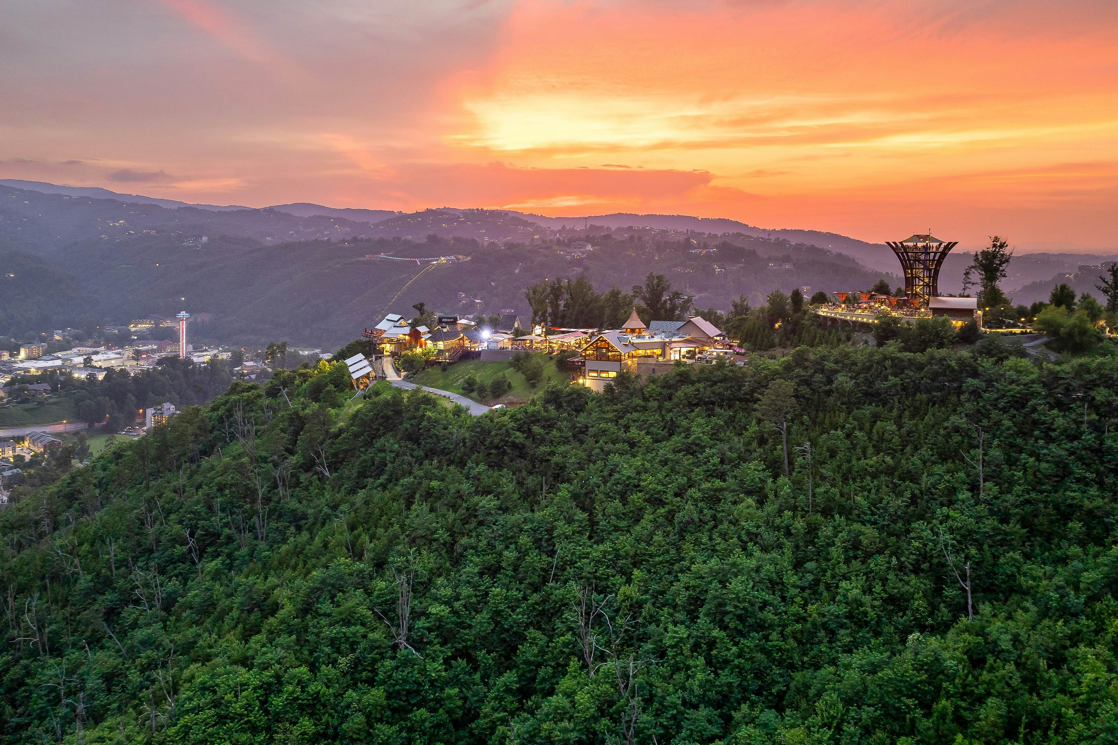 Fairytale Mtn Cottage, Sleeps 6・Hot Tub・Fireplace
