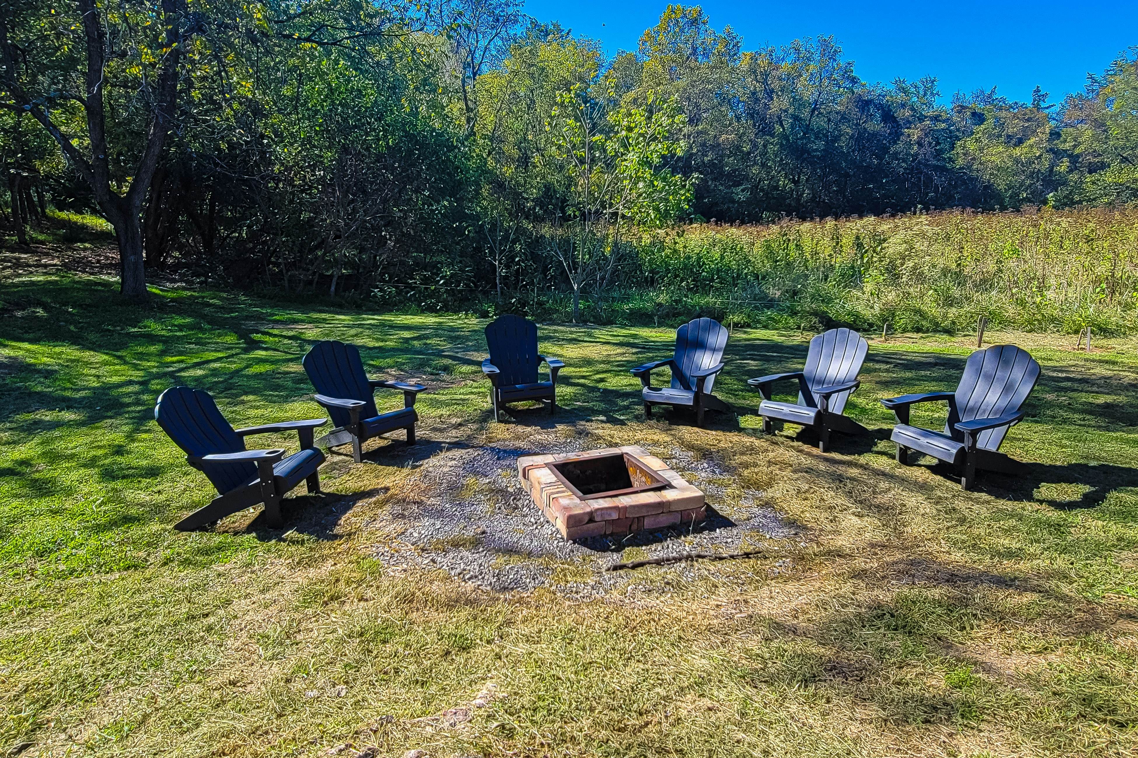 Cozy Home, Sleeps 6・Hot Tub・Fire Pit・Free Ticket