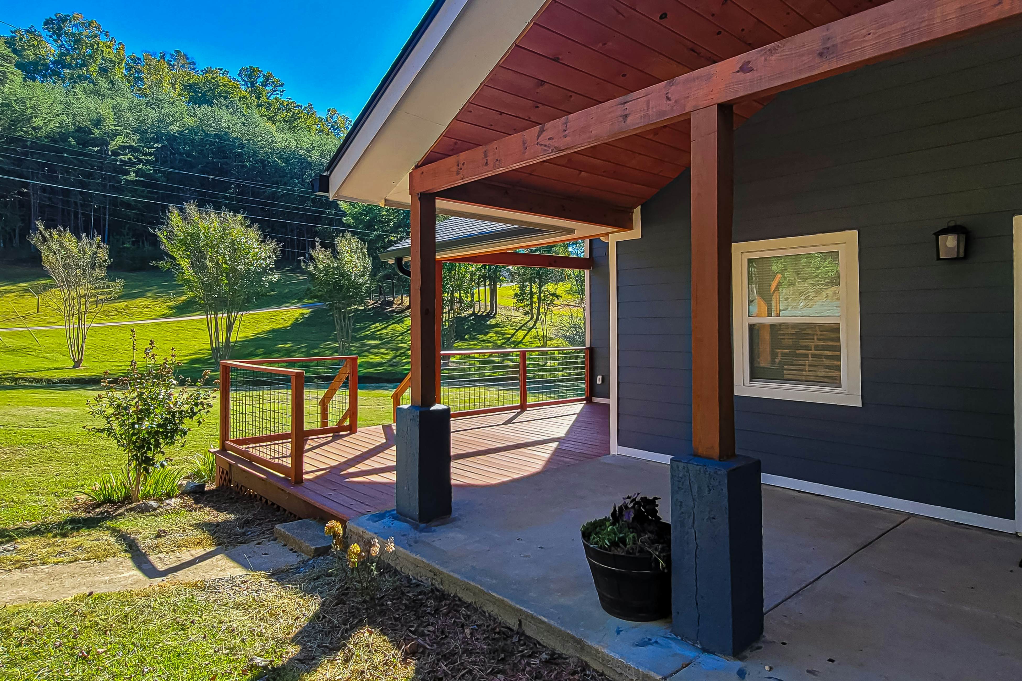 Cozy Home, Sleeps 6・Hot Tub・Fire Pit・Free Ticket