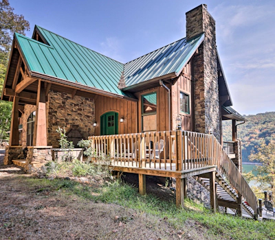 Lakefront Cabin, Sleeps 16, Dock, Fire Pit, Hot Tub