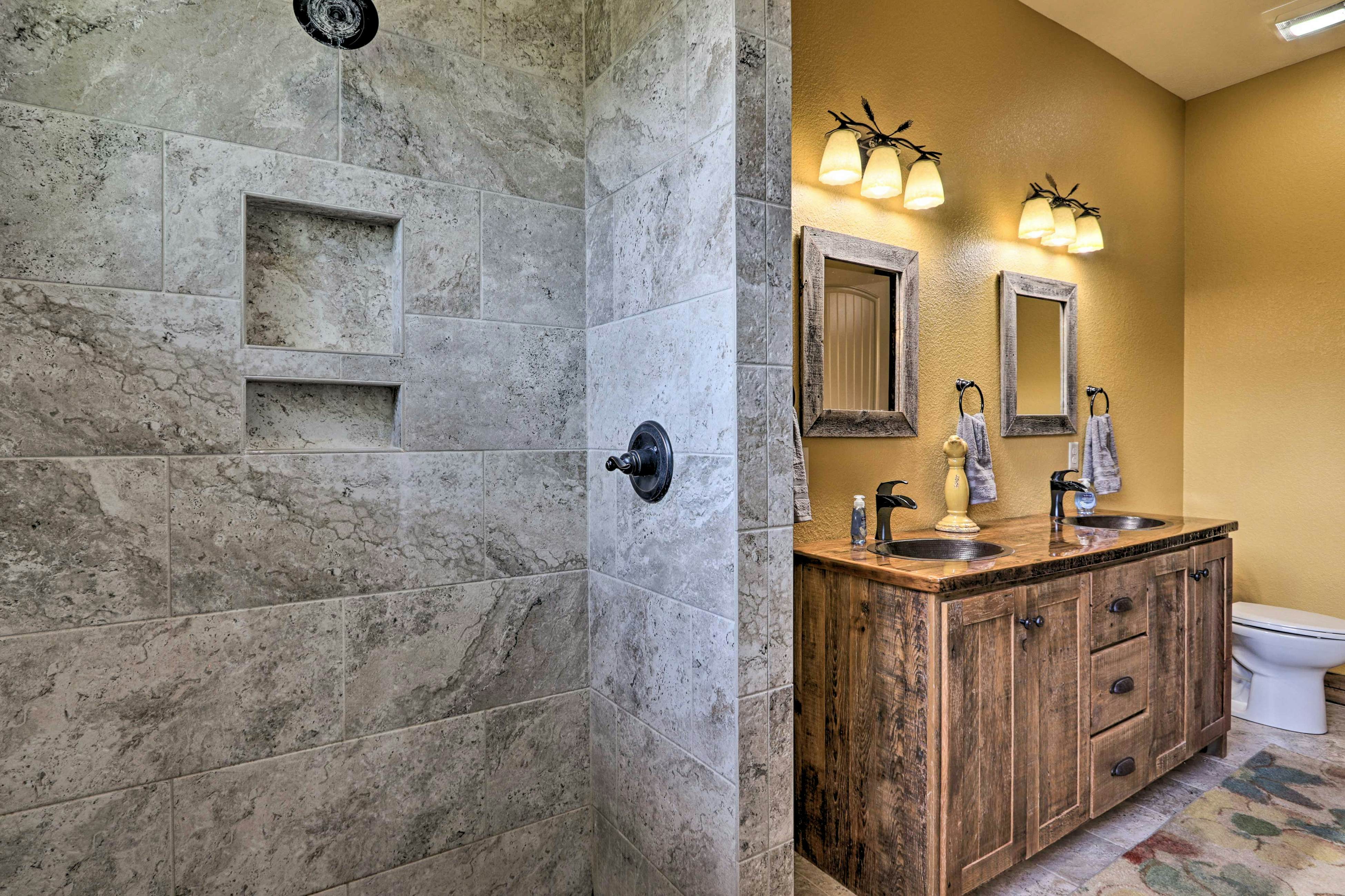 Lakefront cabin with fire pit, lift down to the dock, hot tub, bean bag toss