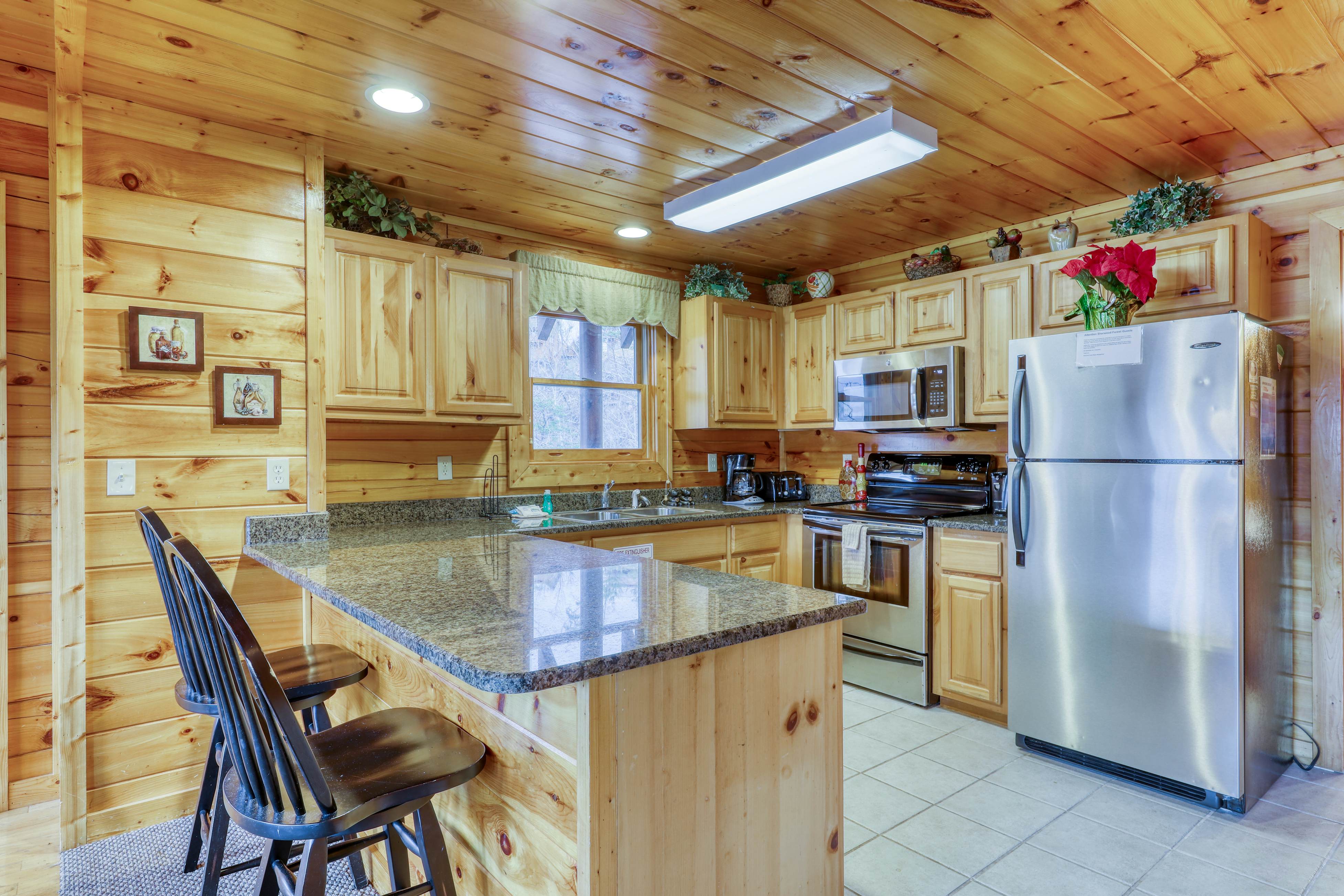 Hilltop cabin w/Free Attraction Tickets, hot tub, game room, views & resort pool