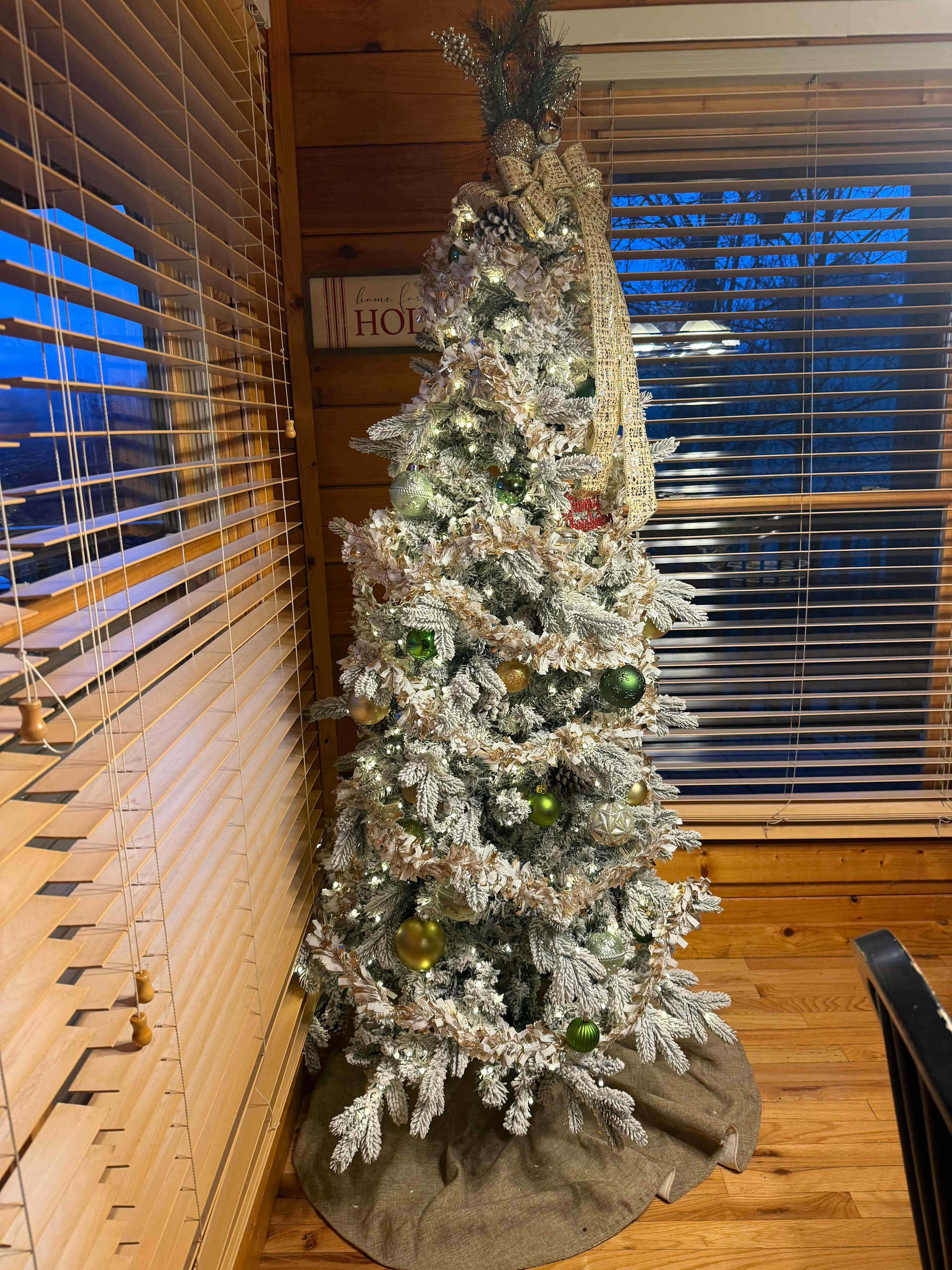 Hilltop cabin w/Free Attraction Tickets, hot tub, game room, views & resort pool