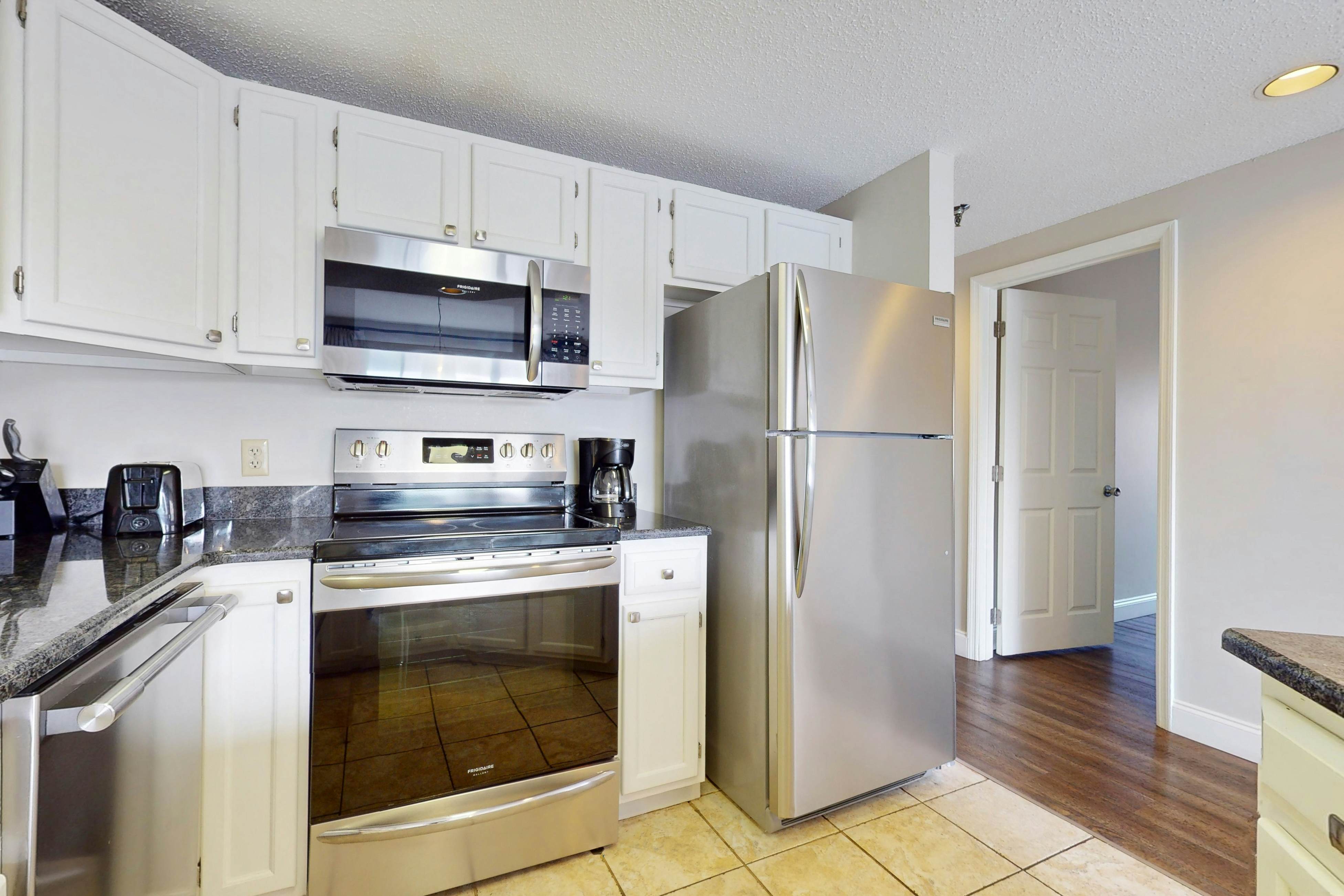 Retreat w/ Pool | Close to Pigeon Forge Main Parkway | Free Attraction Tickets