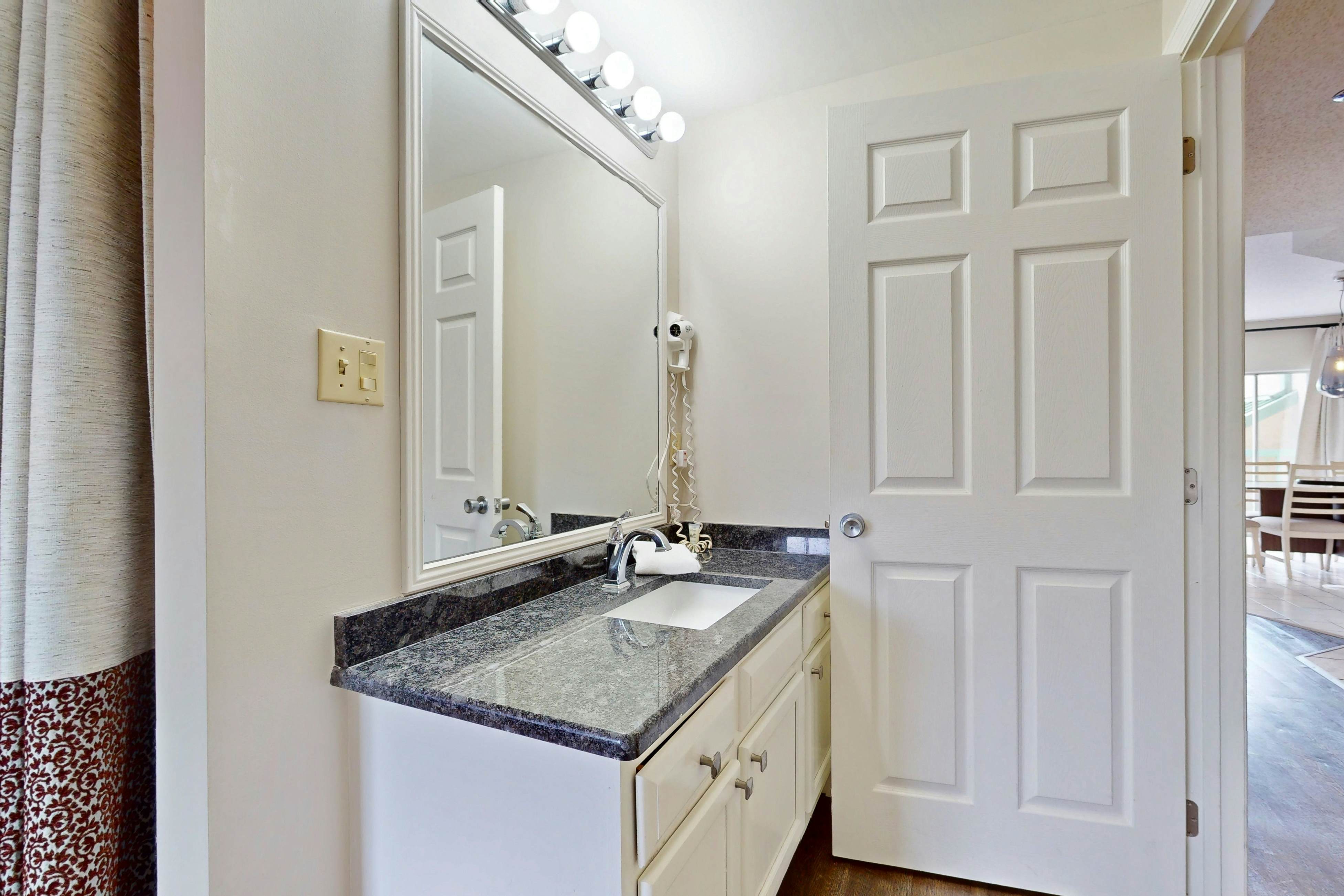 Retreat w/ Pool | Close to Pigeon Forge Main Parkway | Free Attraction Tickets