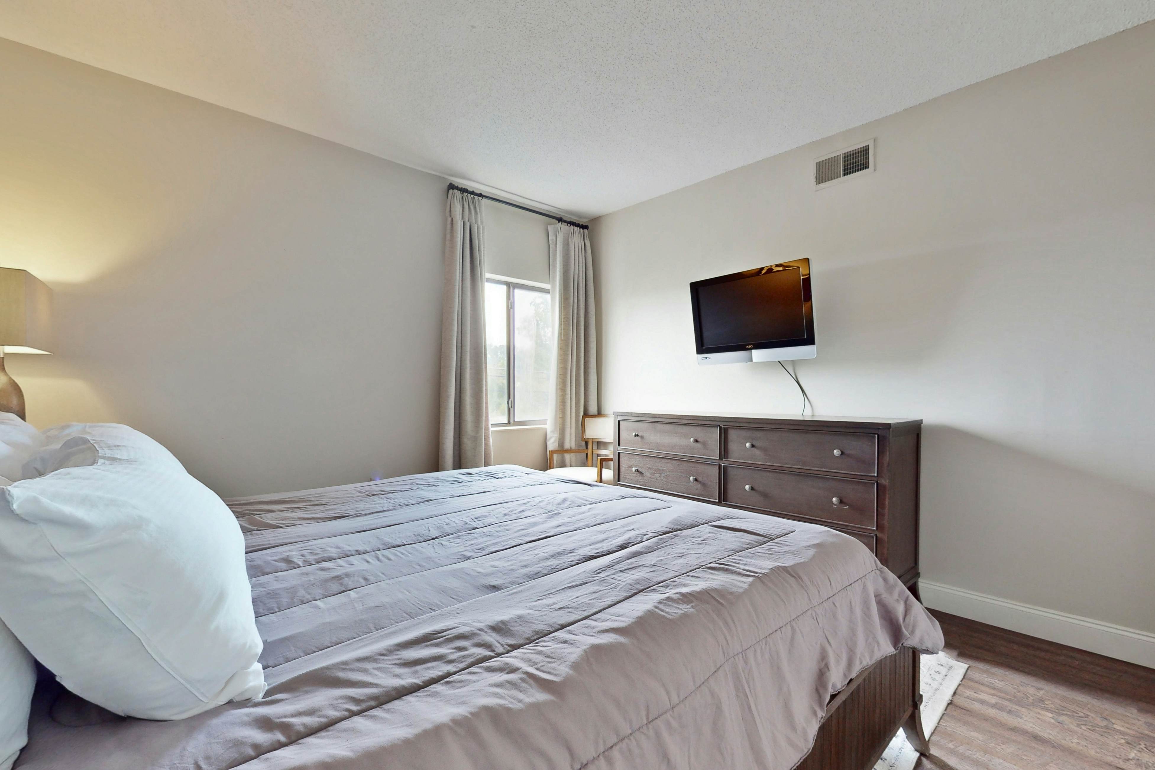 Retreat w/ Pool | Close to Pigeon Forge Main Parkway | Free Attraction Tickets