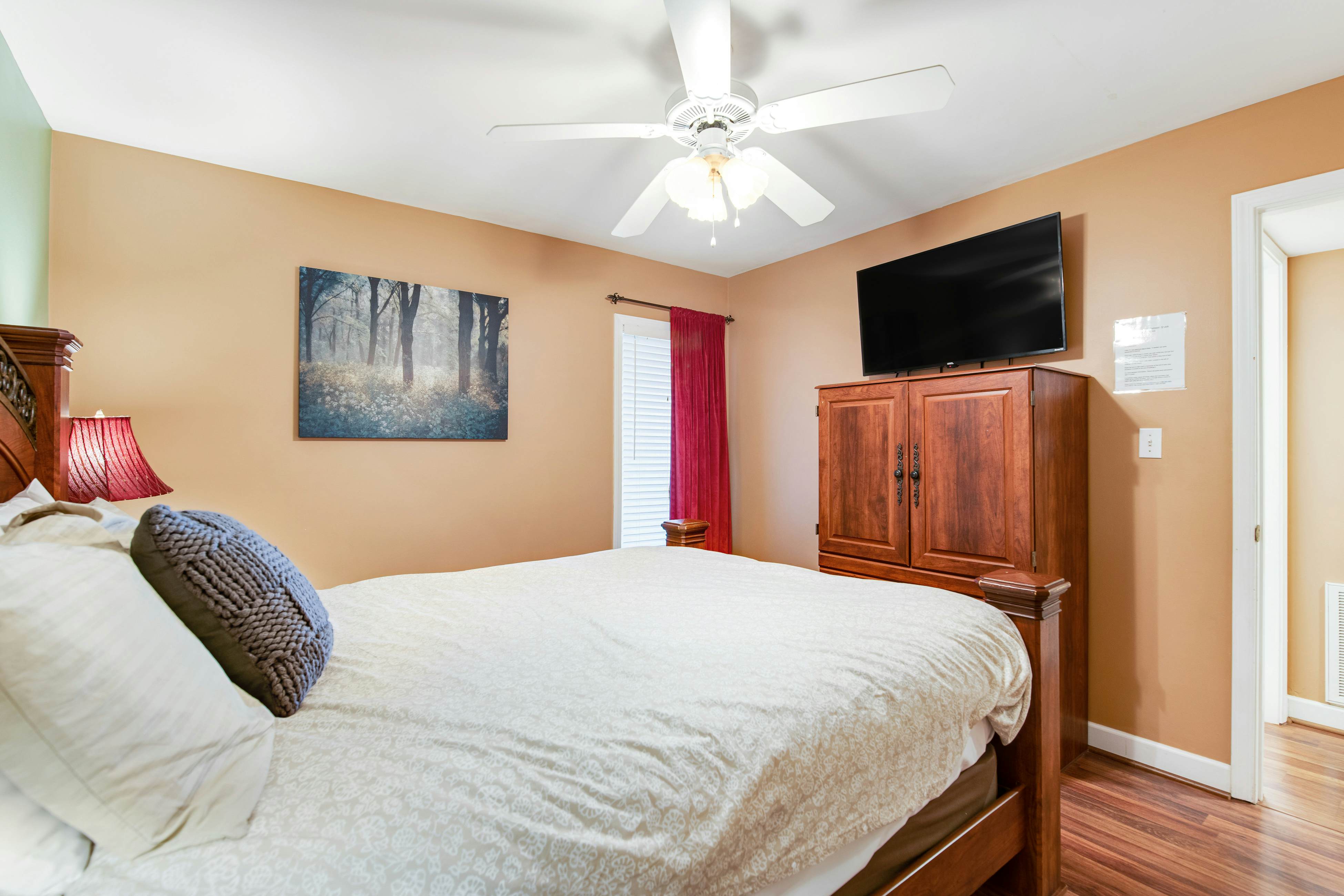 Dreamy Condo Near Downtown with Creek Views, Pool, & Free Attraction Tickets