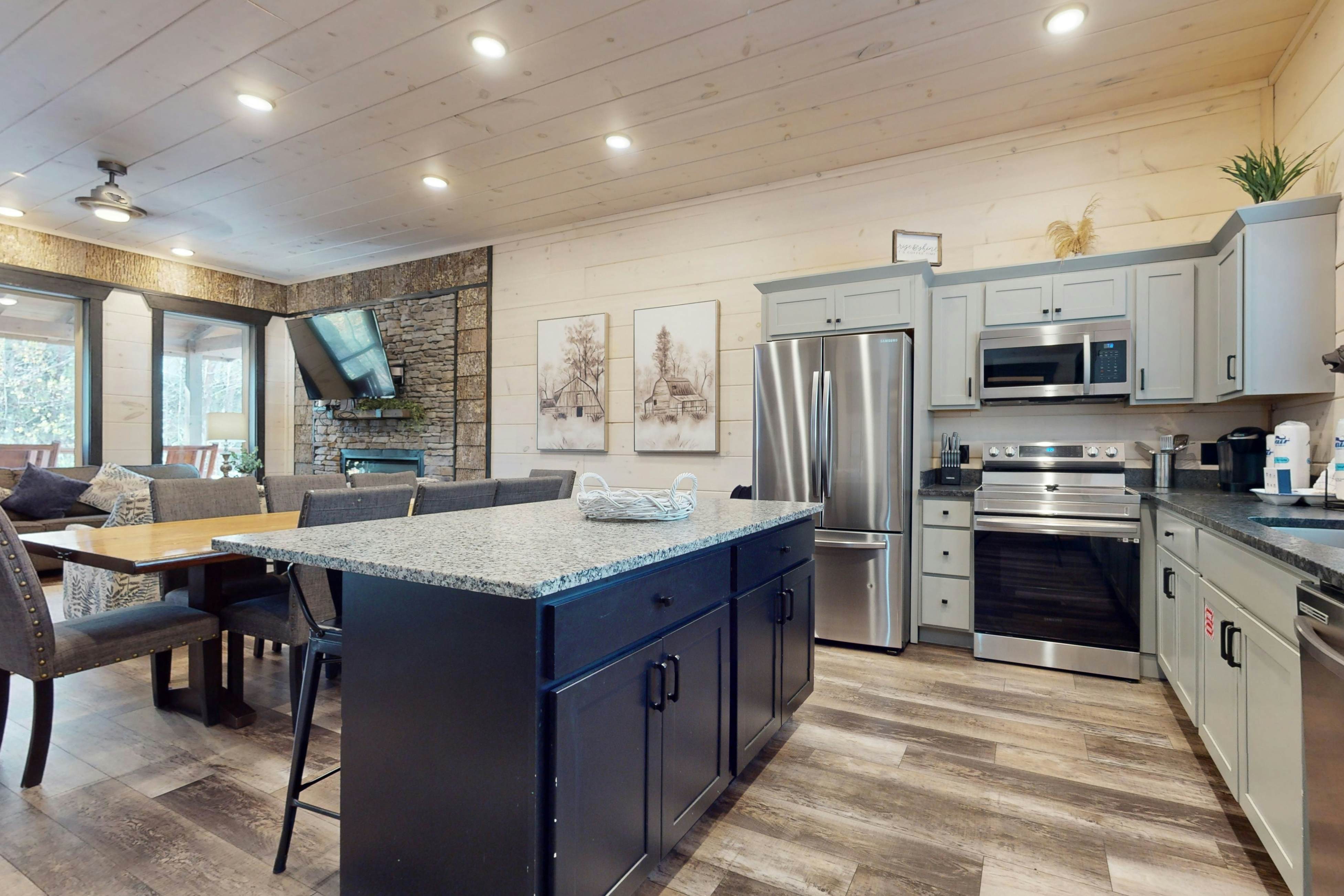 Cozy Cabin, Sleep 12・Indoor pool・Theater/Game Room