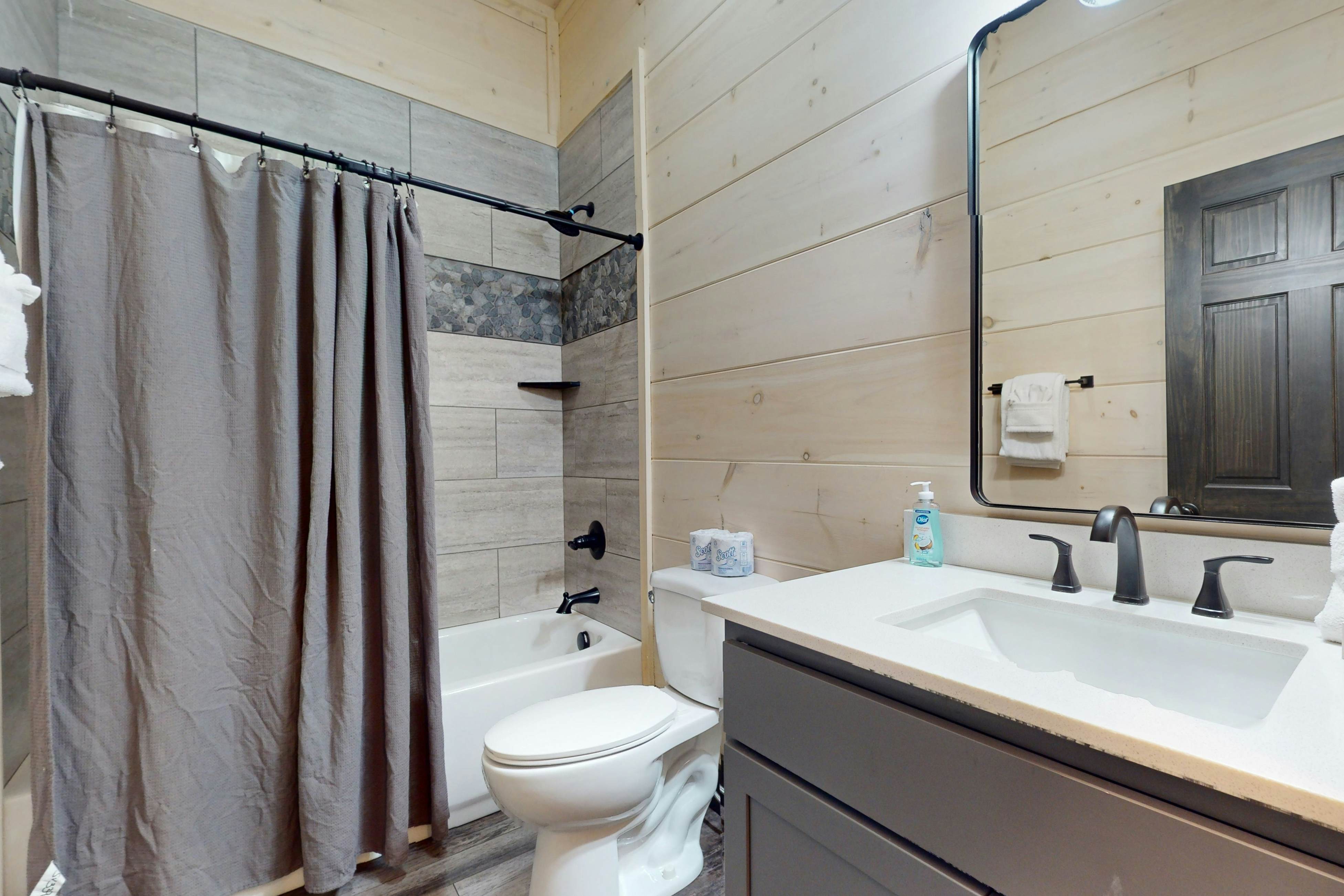 Cozy Cabin, Sleep 12・Indoor pool・Theater/Game Room