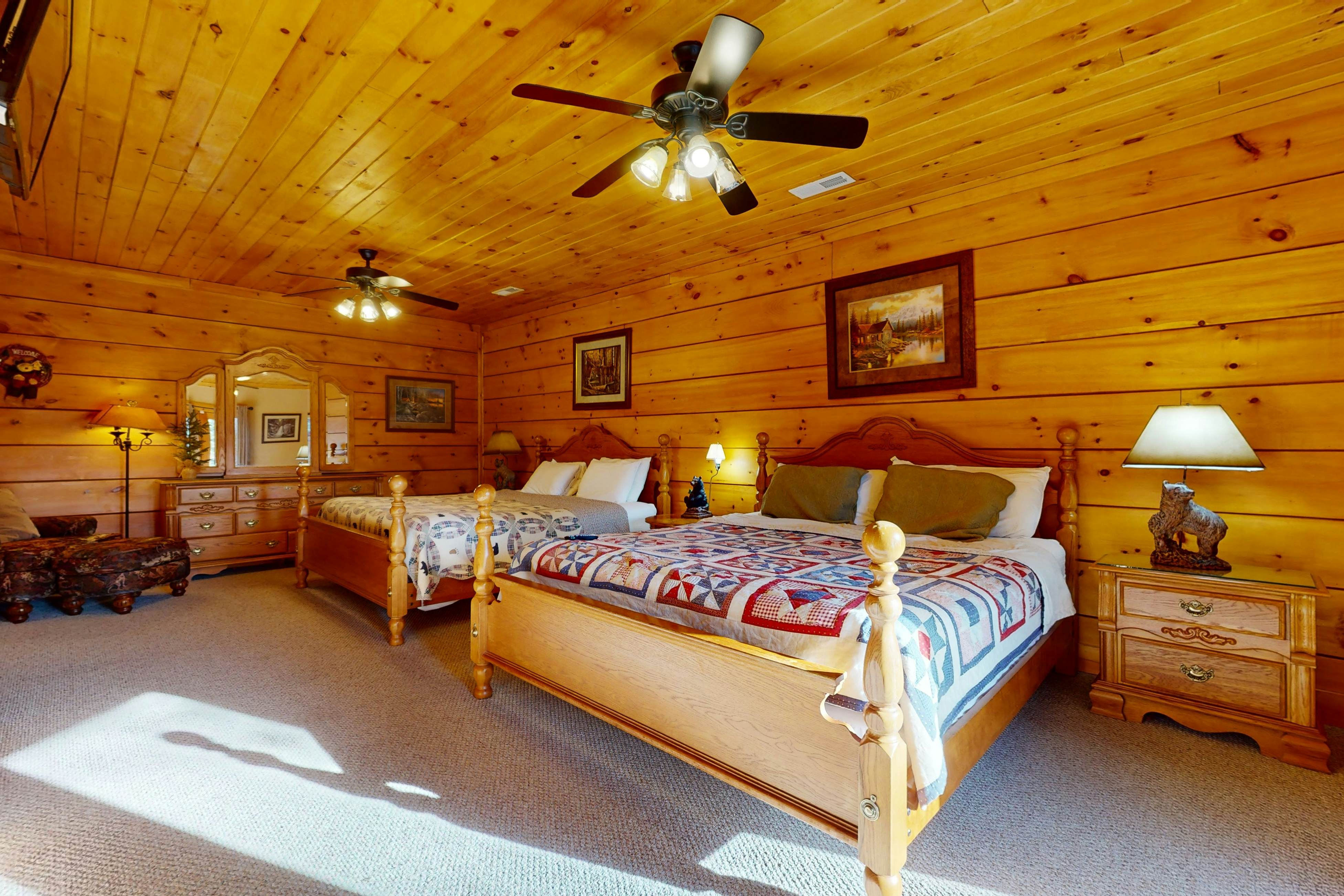 Mtn-view cabin with game room, private hot tub, pool, & free attraction tickets