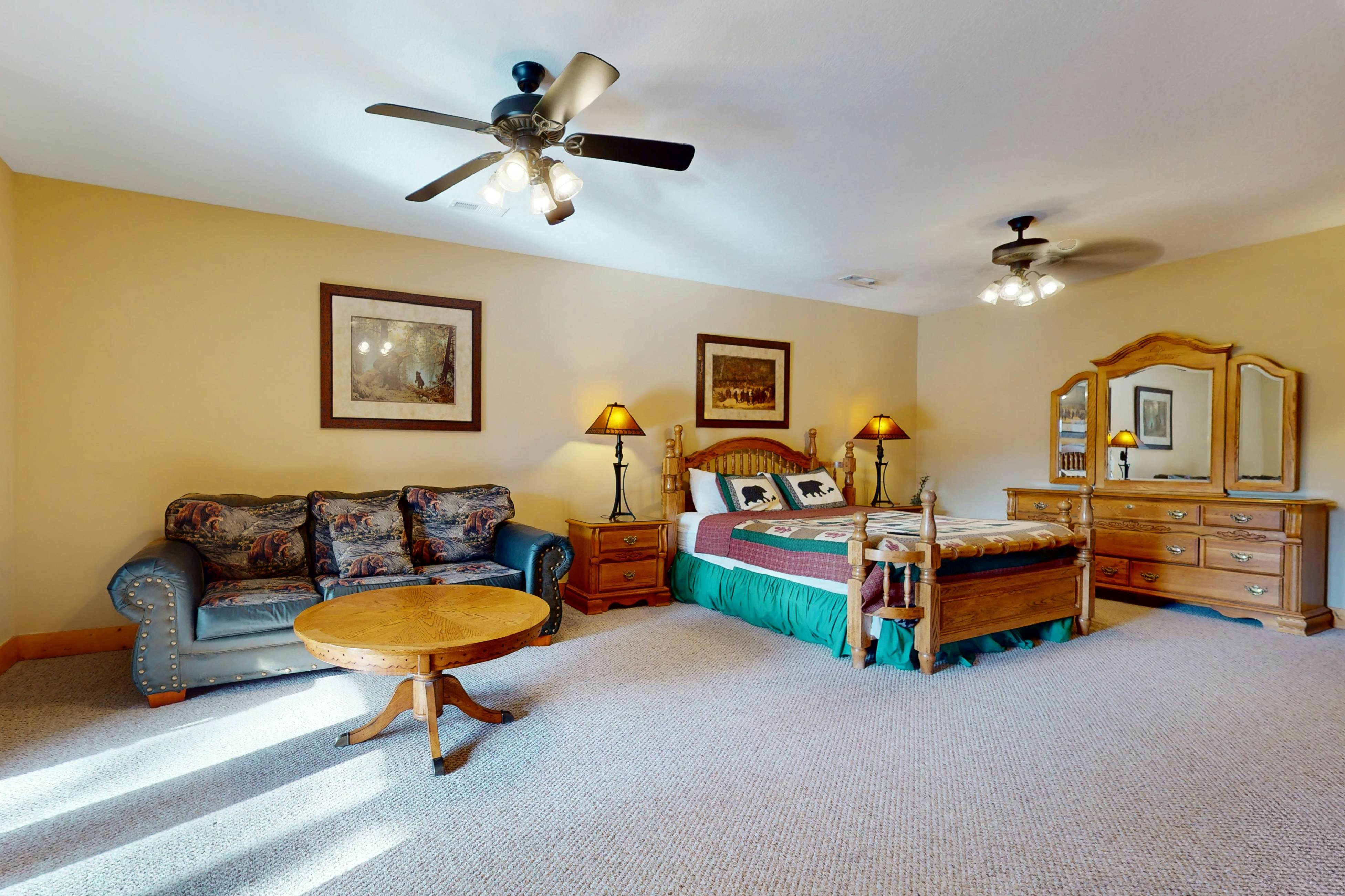 Mtn-view cabin with game room, private hot tub, pool, & free attraction tickets