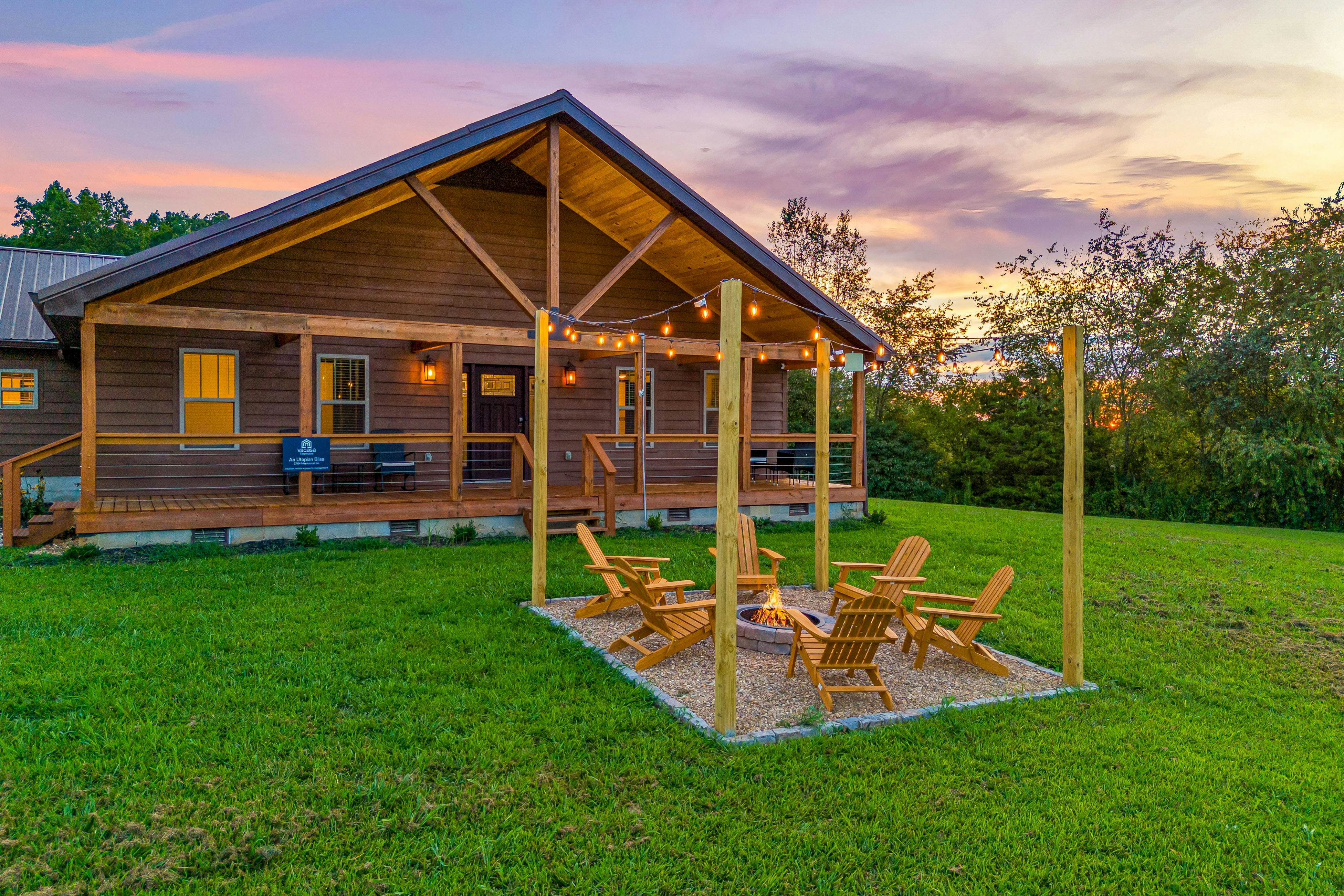 Idyllic Cabin, Sleeps 8・Hot Tub・Games・Free Ticket