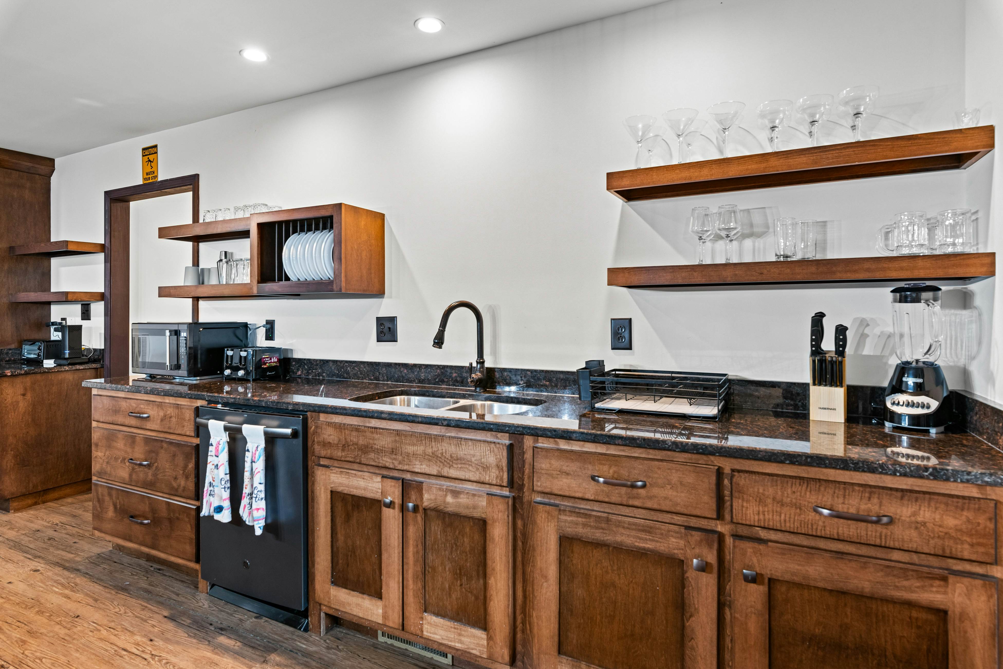 Idyllic Cabin, Sleeps 8・Hot Tub・Games・Free Ticket