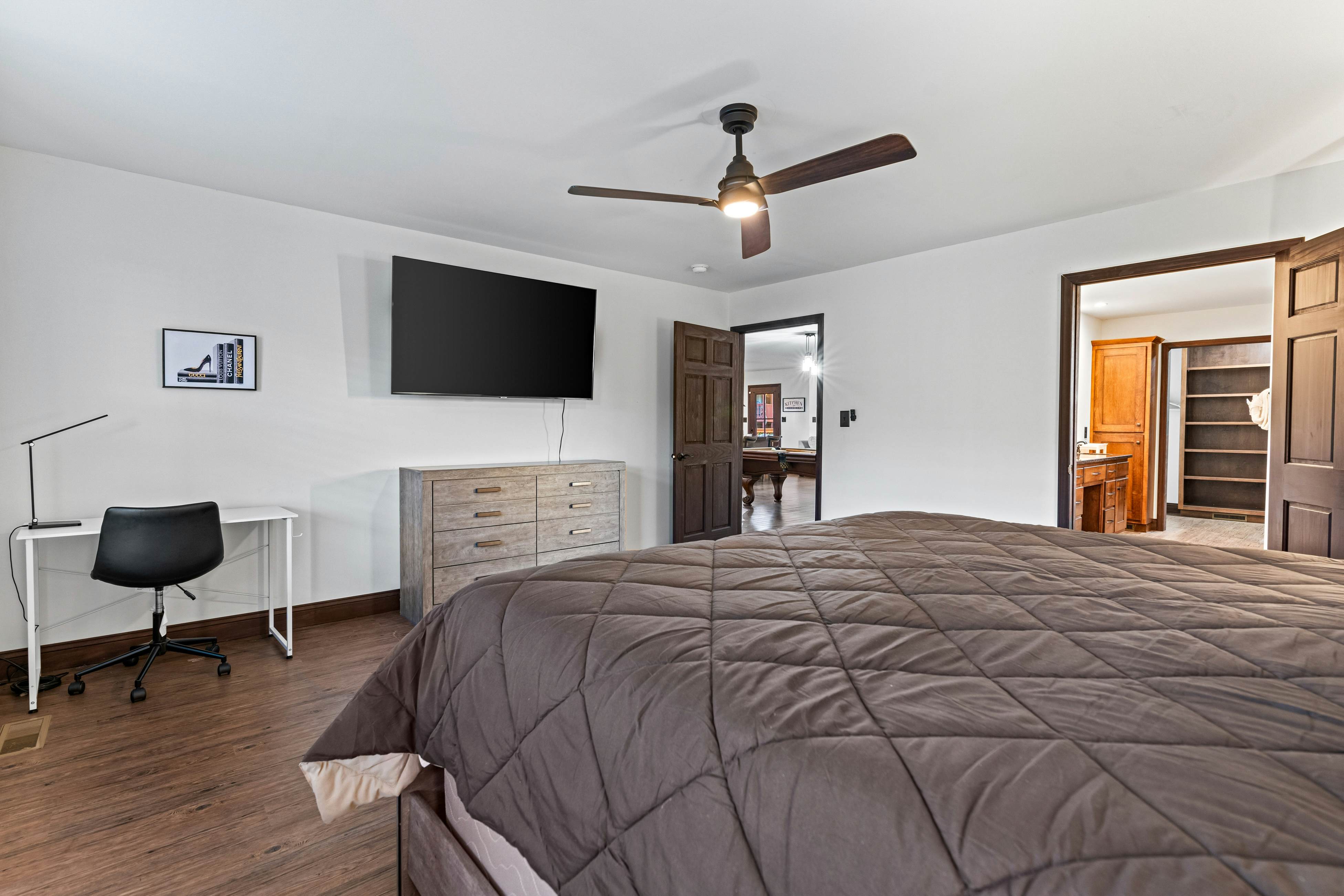 Idyllic Cabin, Sleeps 8・Hot Tub・Games・Free Ticket