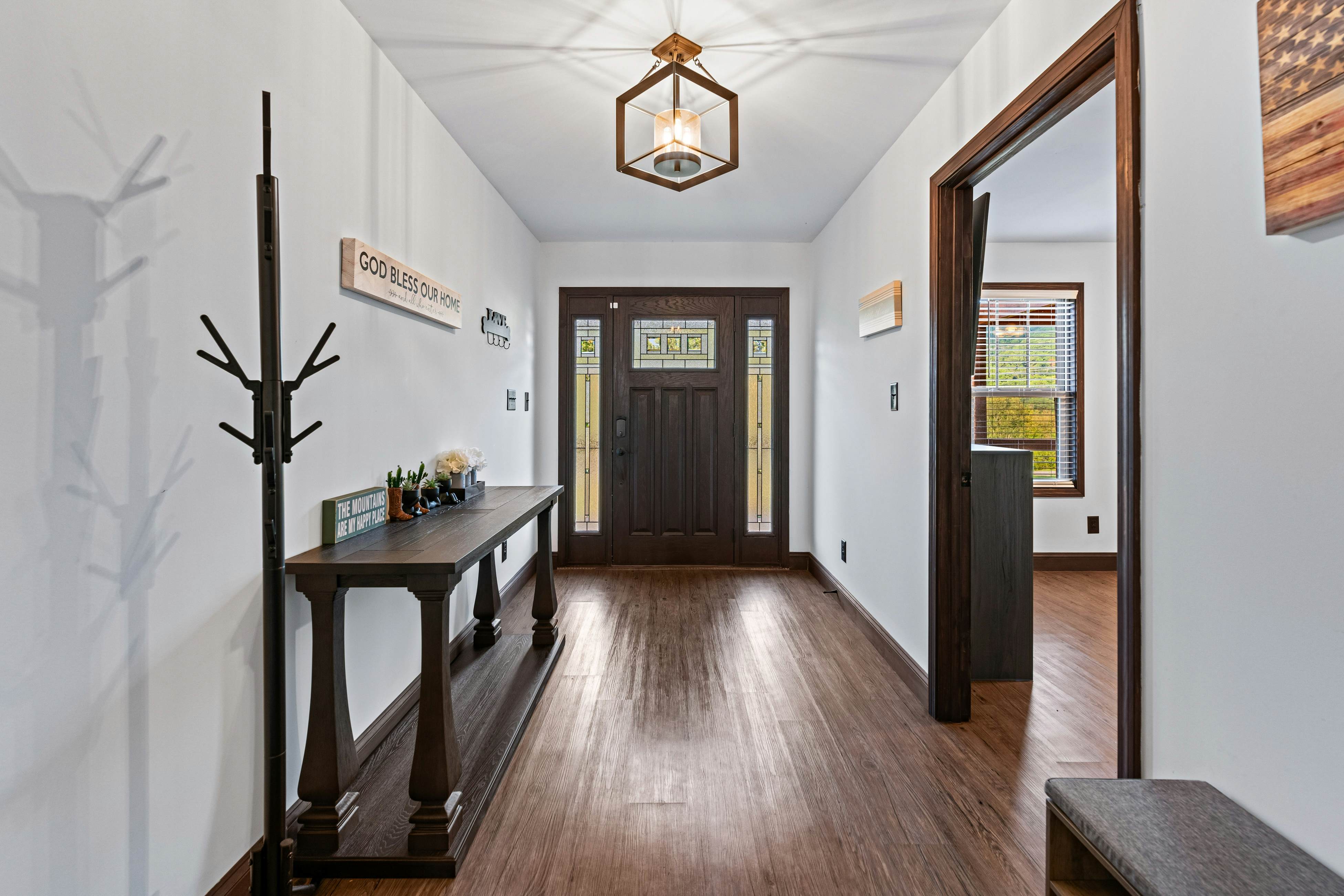 Idyllic Cabin, Sleeps 8・Hot Tub・Games・Free Ticket