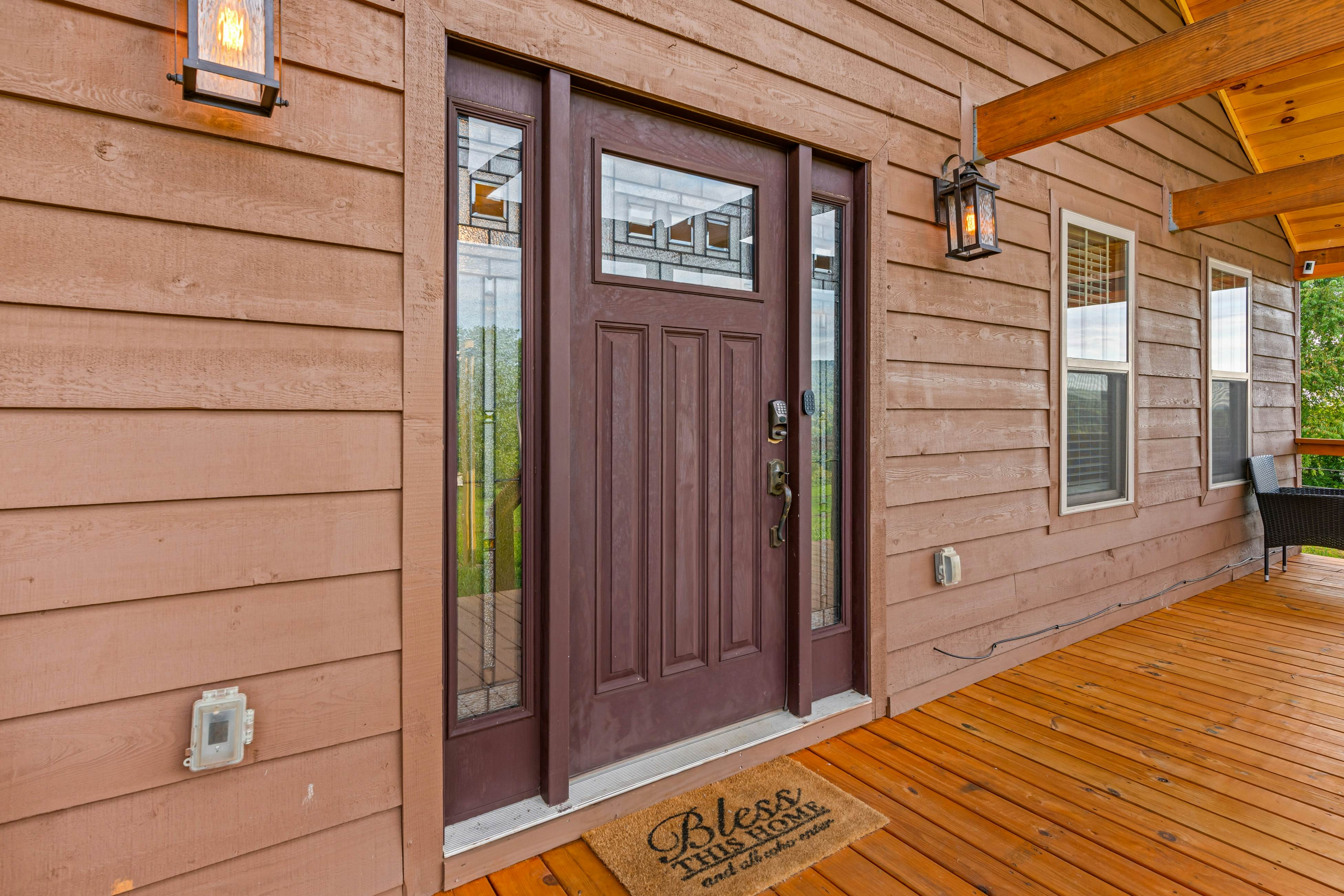 Idyllic Cabin, Sleeps 8・Hot Tub・Games・Free Ticket